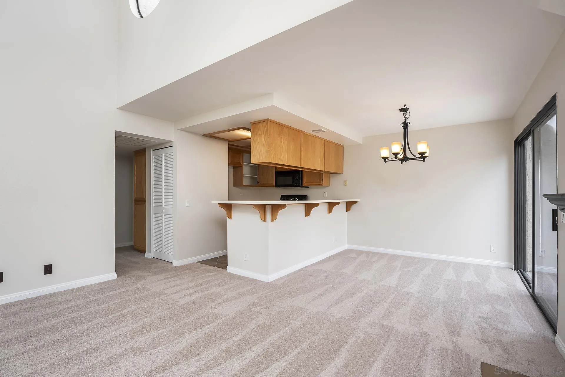 Photo #6: 260008548 Listing: Photo #6