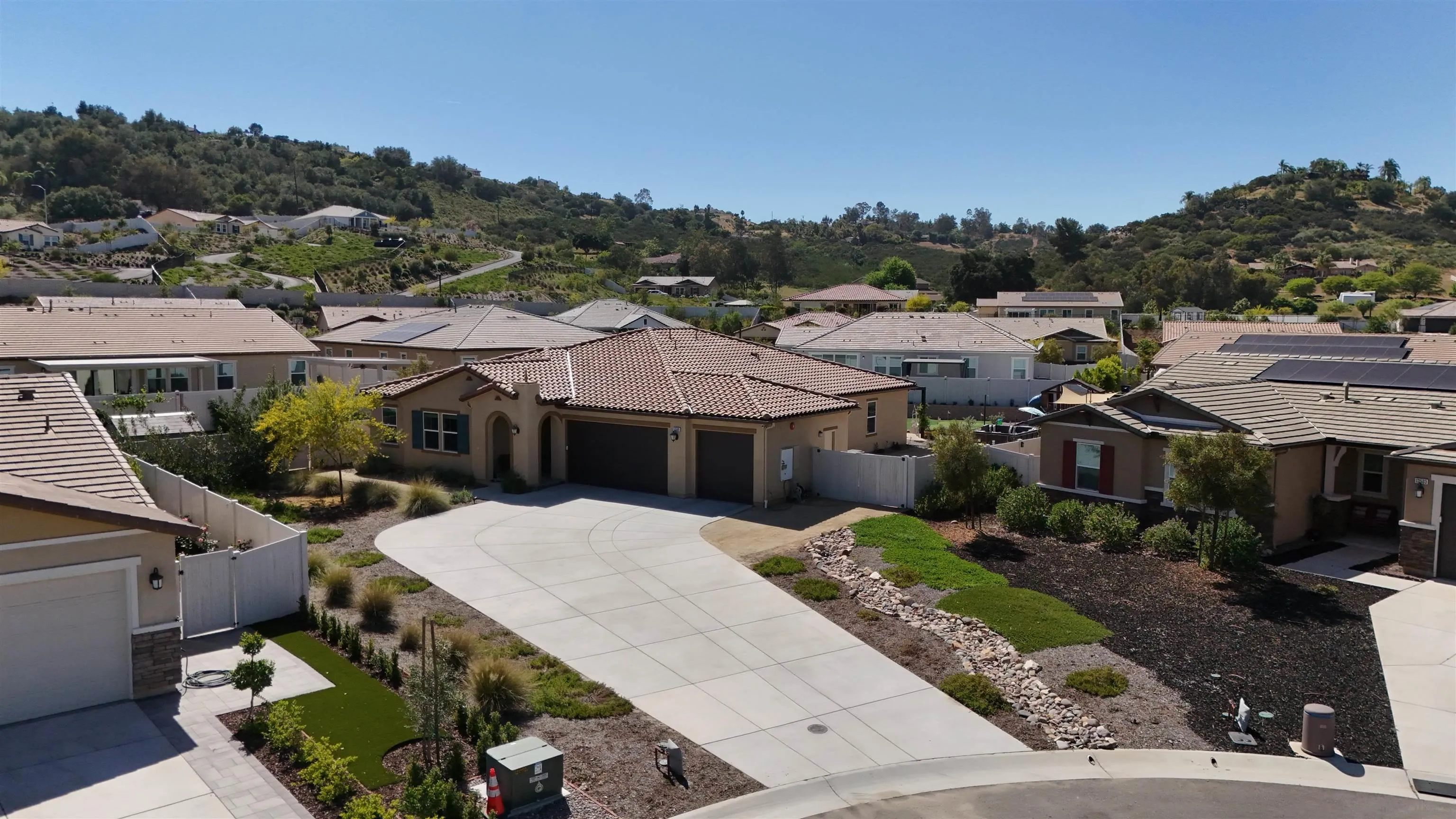 https://cdn.realtyfeed.com/cdn/127/260008550/92d9520aac47d5d5e3252713e6aad3ff.webp