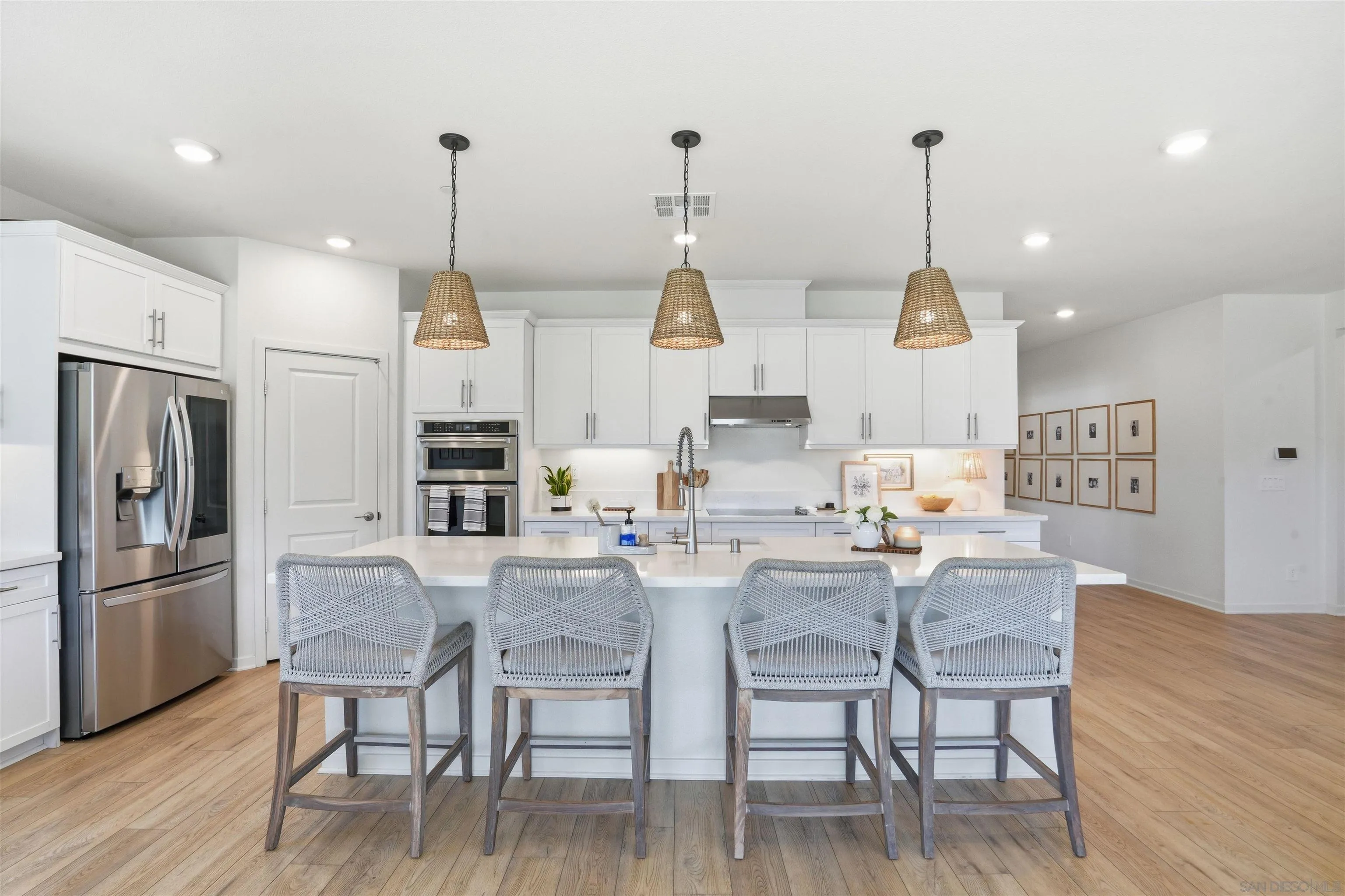 https://cdn.realtyfeed.com/cdn/127/260008550/b75d844ed5d63c5033ea711732f91de0.webp
