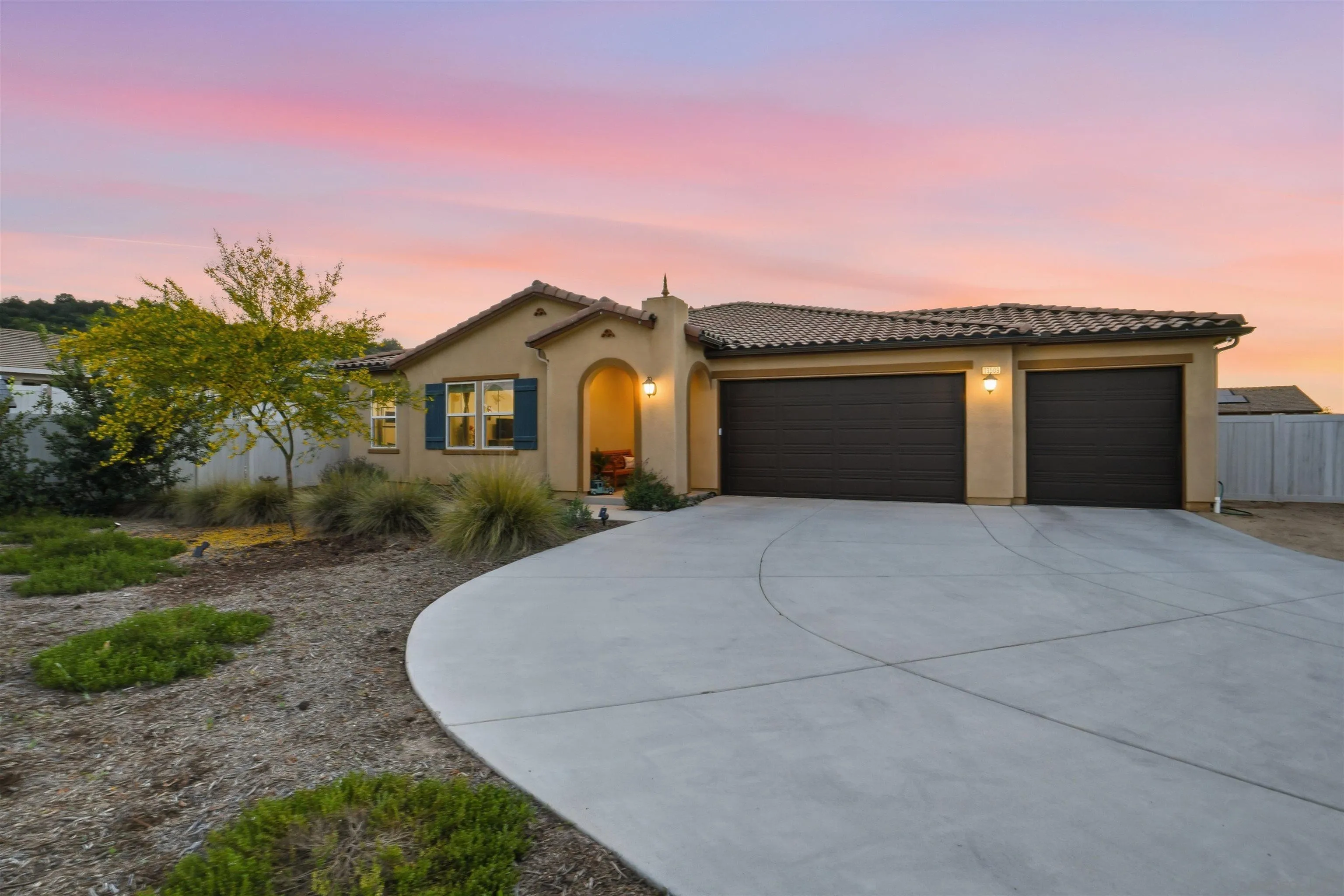 https://cdn.realtyfeed.com/cdn/127/260008550/c1da584e46a5559737227275db27a7c7.webp