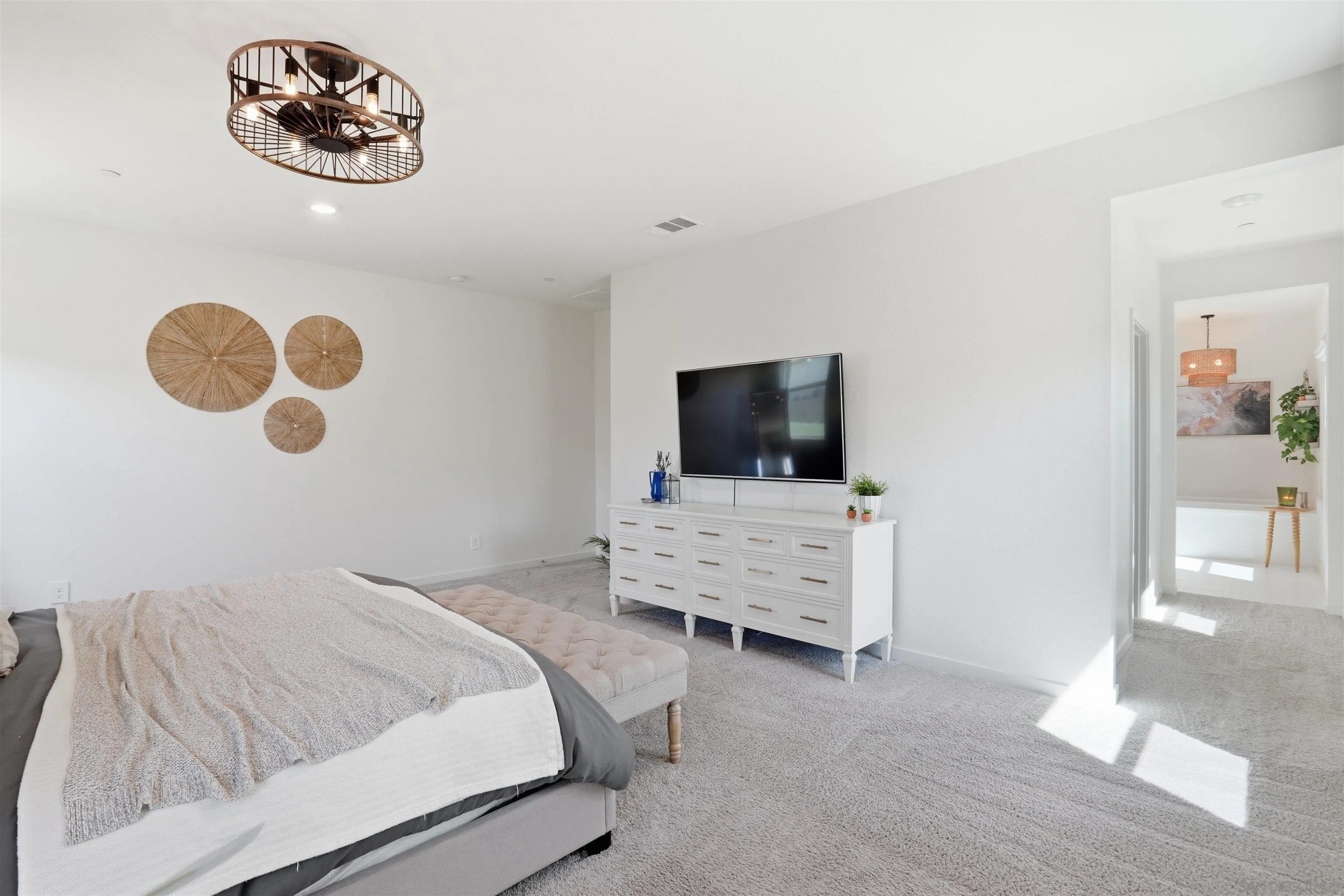 https://cdn.realtyfeed.com/cdn/127/260008550/c74fa8b1e54d633b9143b5936b44cad8.webp