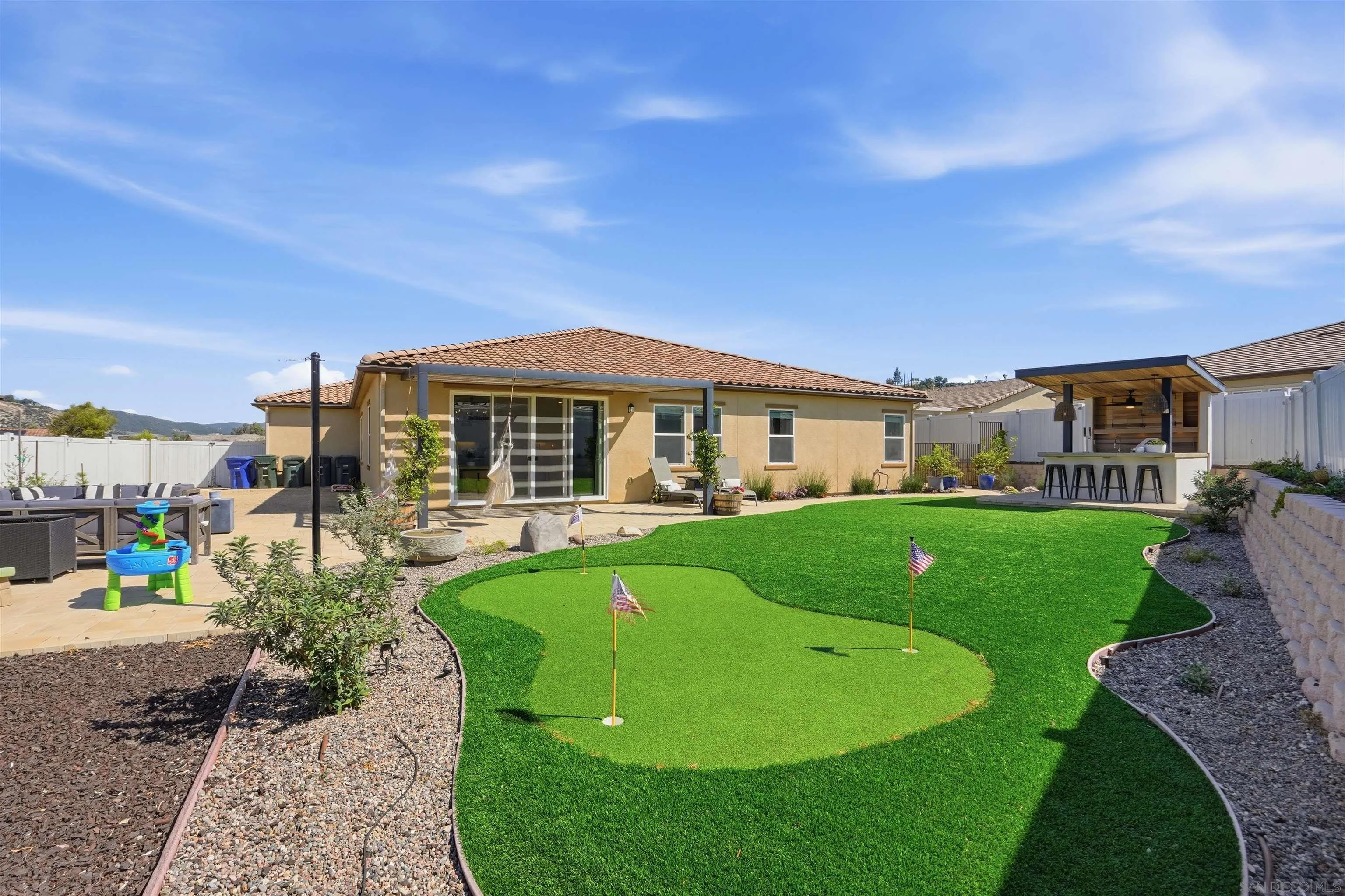 https://cdn.realtyfeed.com/cdn/127/260008550/d79446f324f6645813990b3c806ab3ae.webp