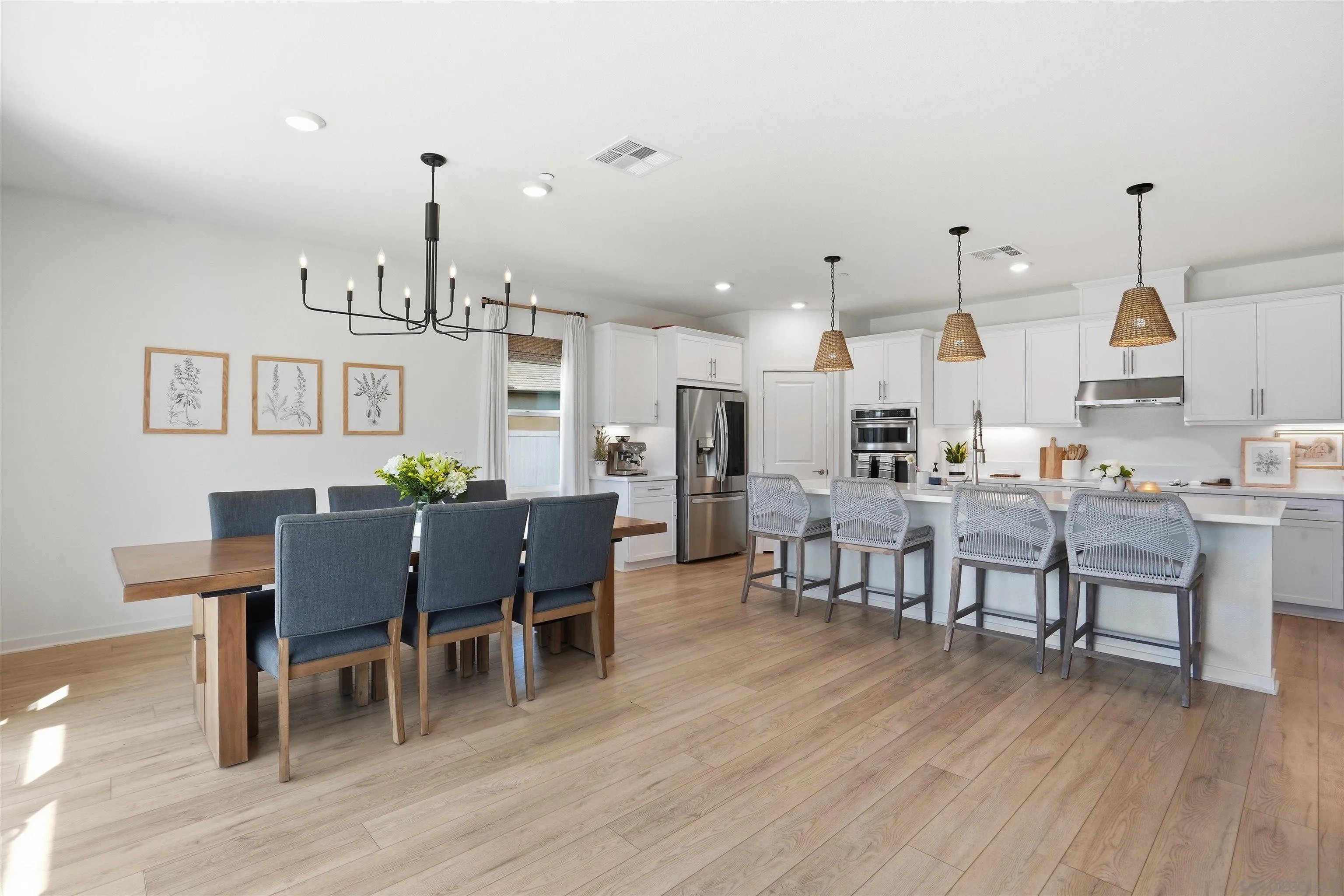 https://cdn.realtyfeed.com/cdn/127/260008550/e8fd7a83c6a76692741fcd3c44437db0.webp