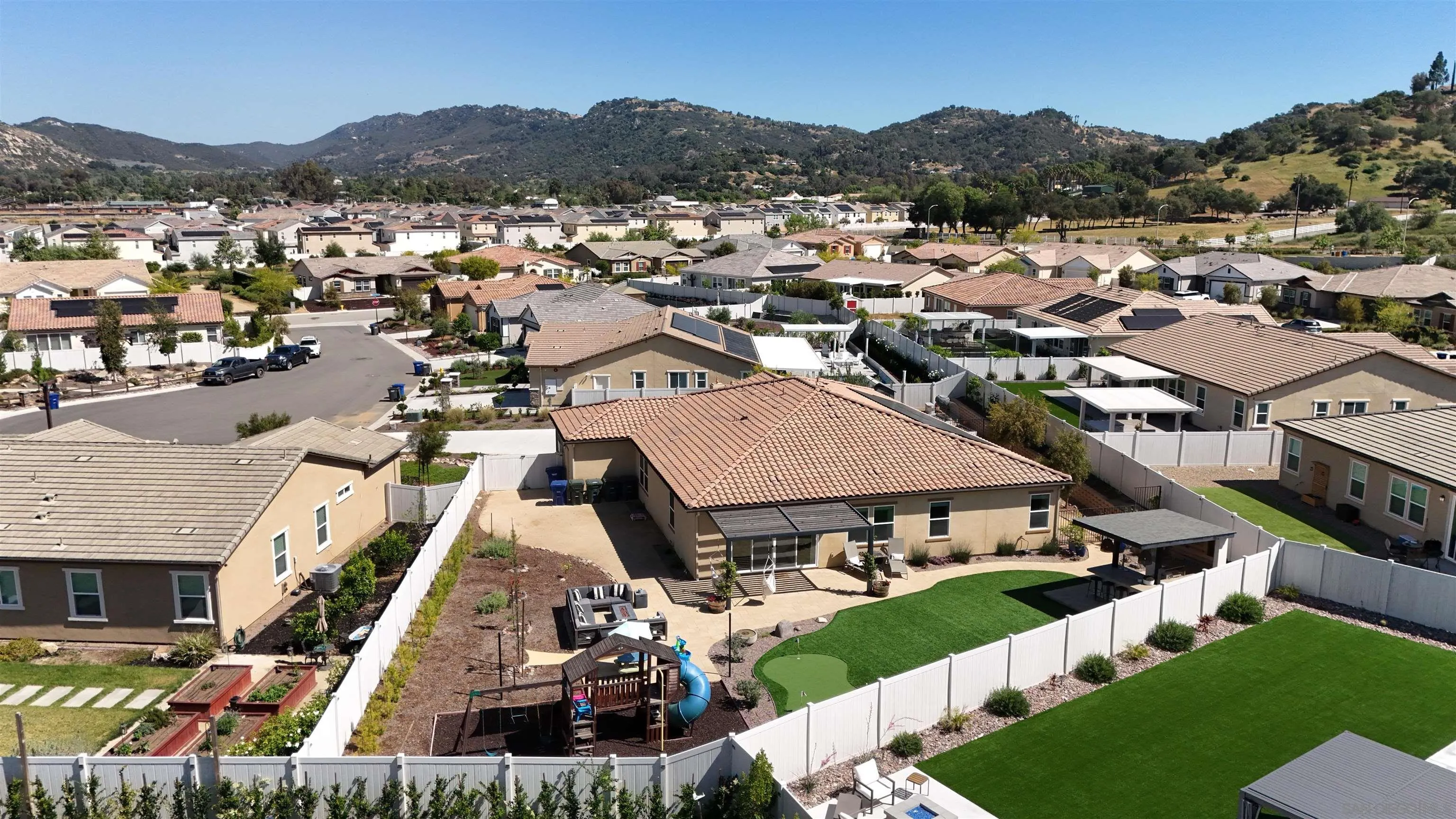 https://cdn.realtyfeed.com/cdn/127/260008550/f6884f1e6c51a82e612d1561906ffe58.webp