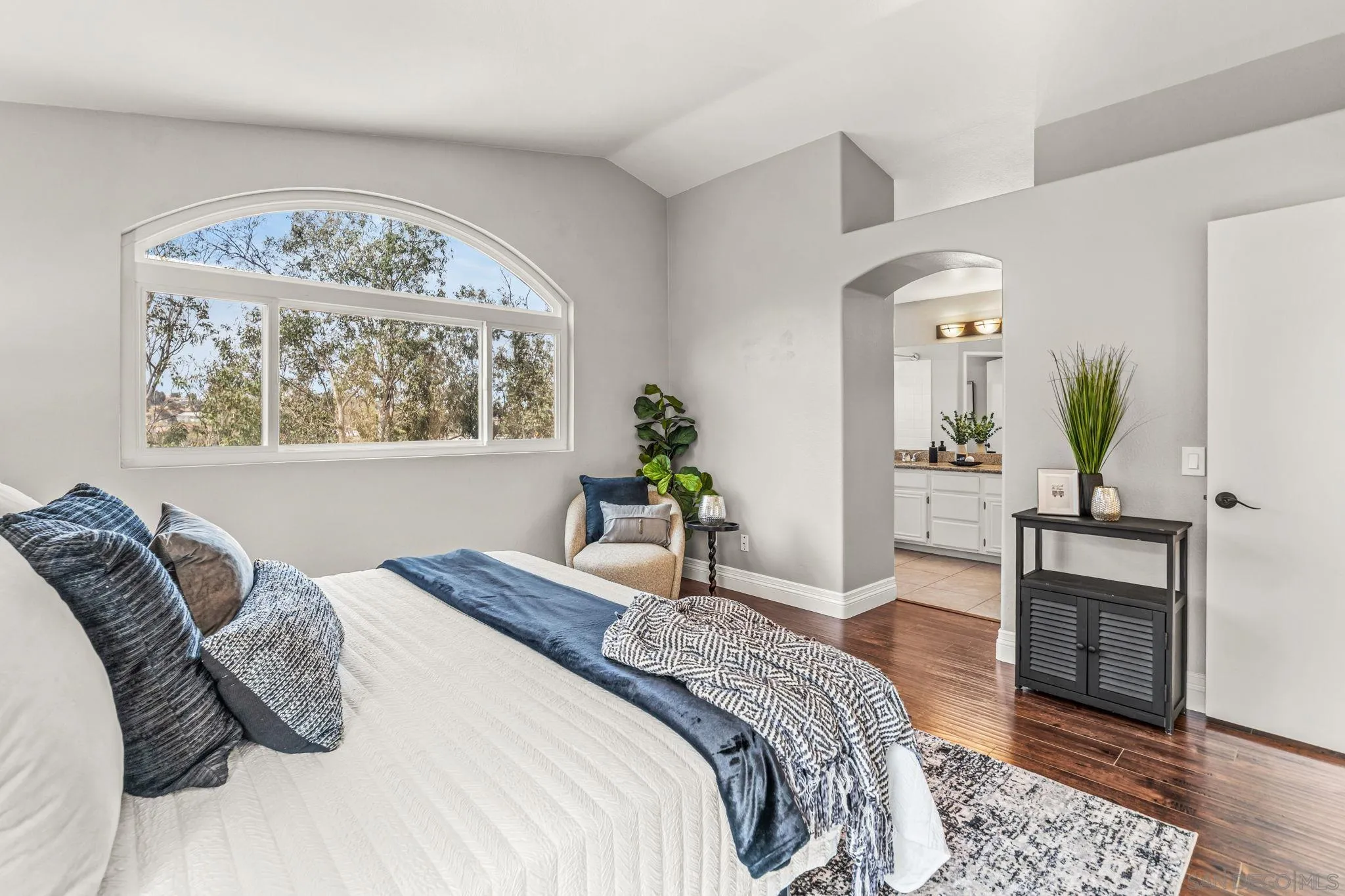 Photo #14: 260008560 Listing: Photo #14