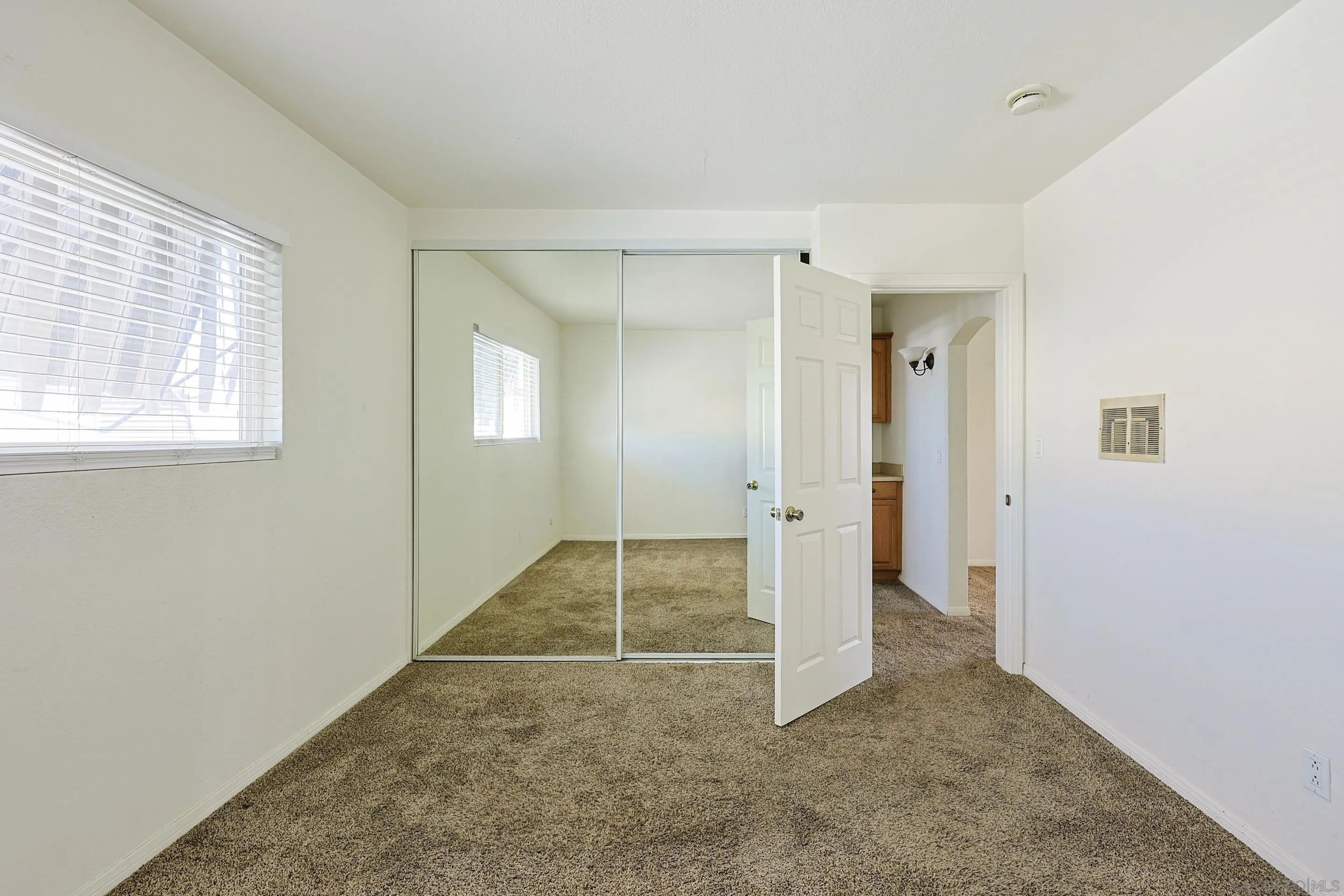 https://cdn.realtyfeed.com/cdn/127/260008562/84b28b63b15c06a29ef78728cc35b73f.webp