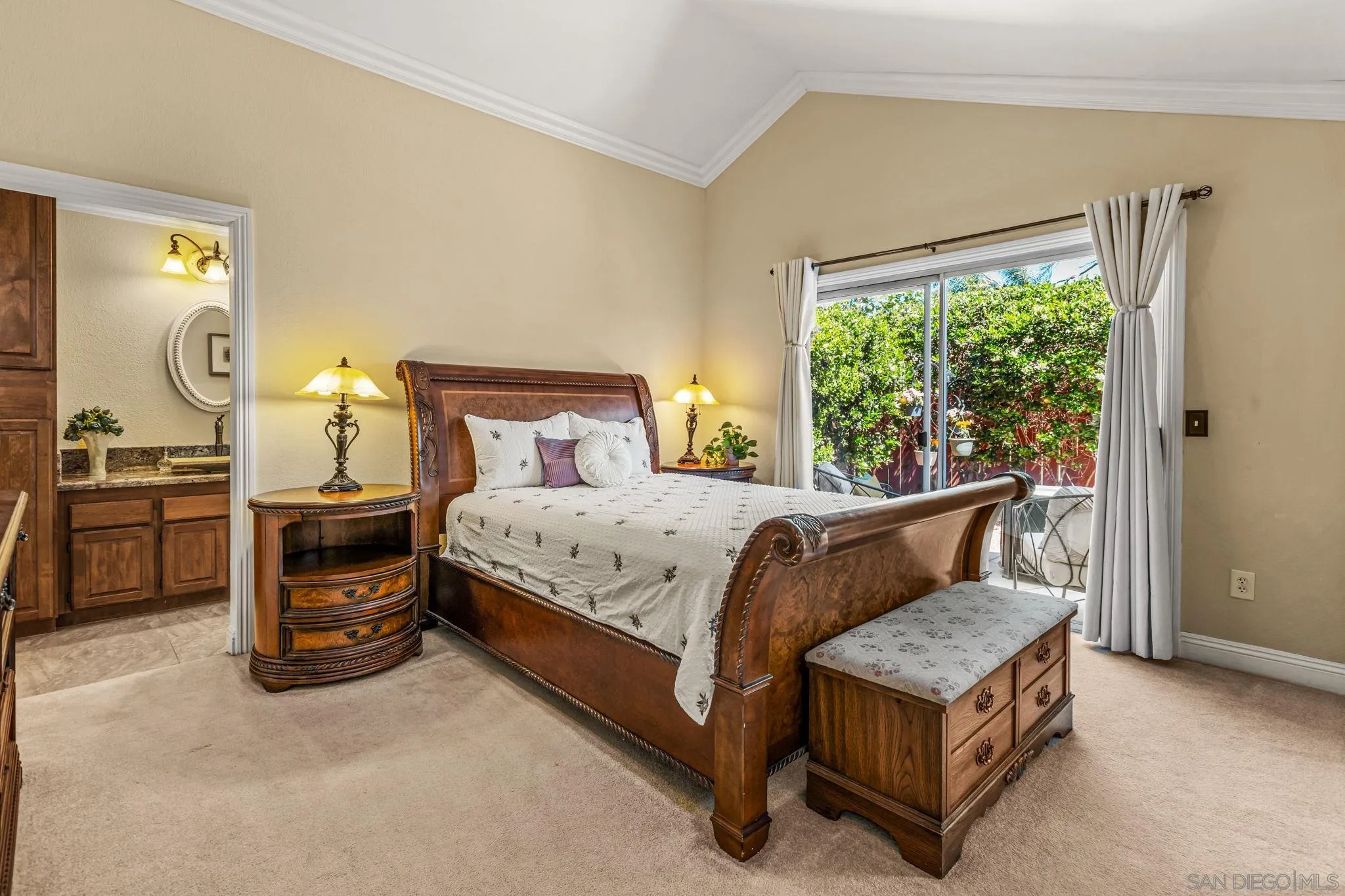 https://cdn.realtyfeed.com/cdn/127/260008563/554ed0c2798044620a40aa088391a367.webp