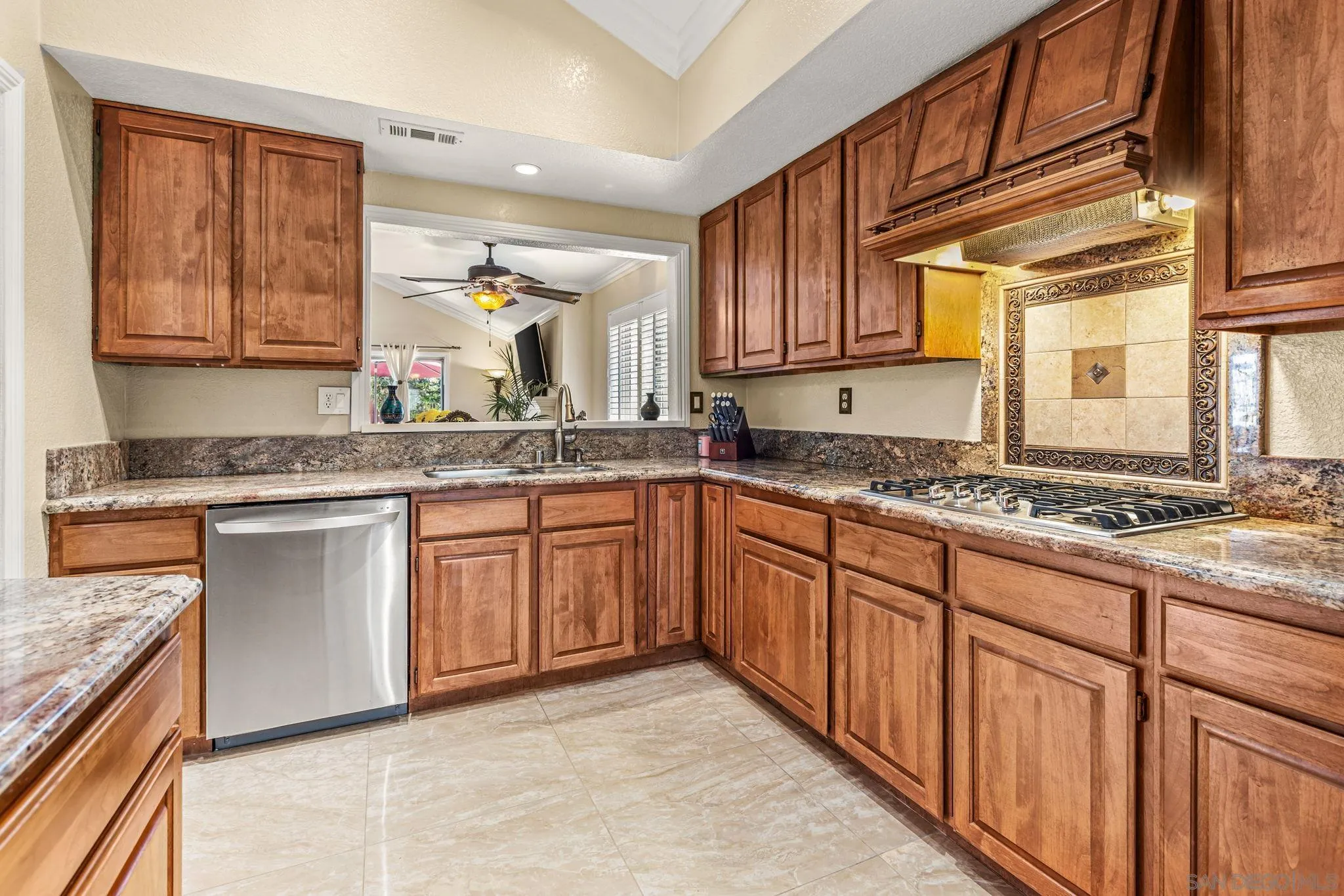 https://cdn.realtyfeed.com/cdn/127/260008563/c28680c6b807075ac3aac1336194af70.webp