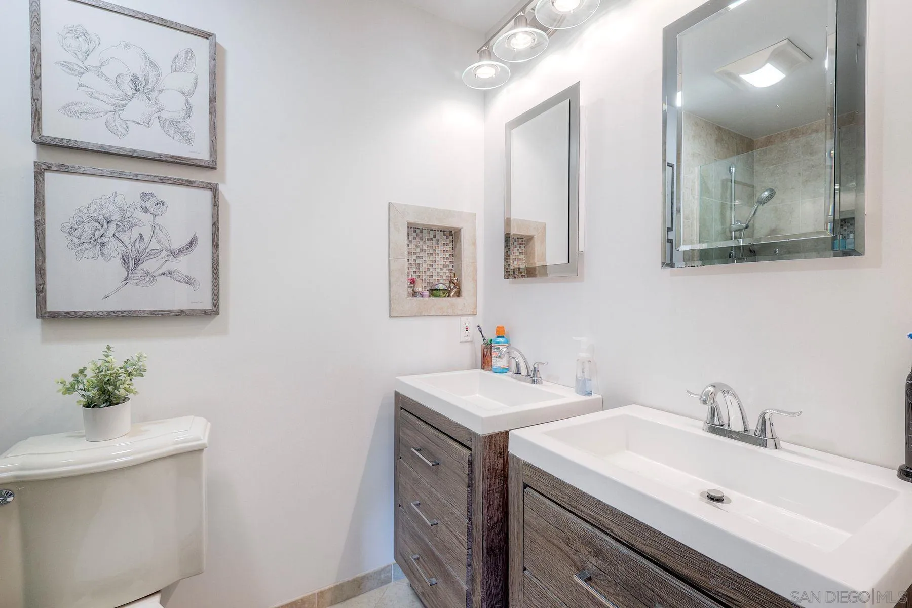 https://cdn.realtyfeed.com/cdn/127/260008568/3a8b32a974544109641cbf43bc996672.webp