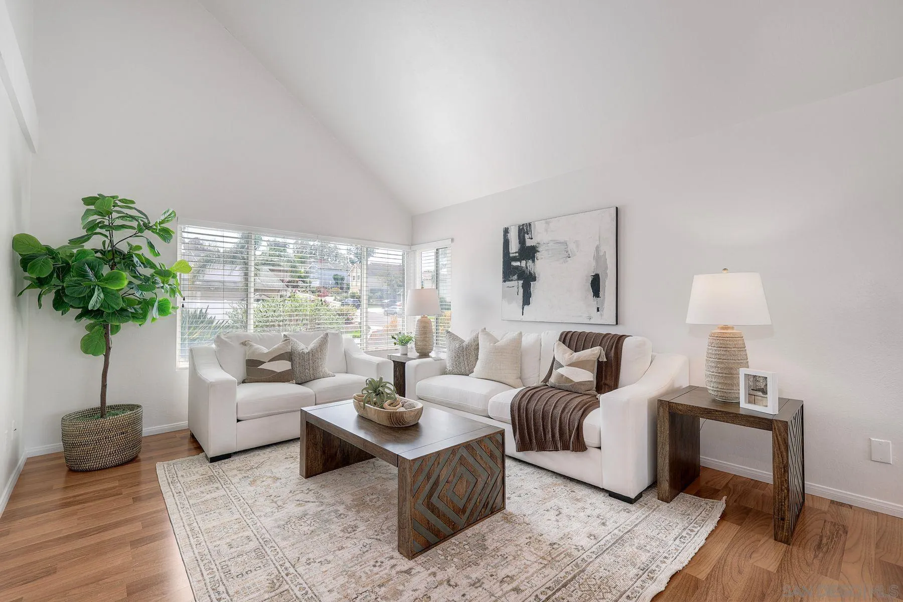https://cdn.realtyfeed.com/cdn/127/260008568/888747f777c01378a112f6ec0df5171c.webp