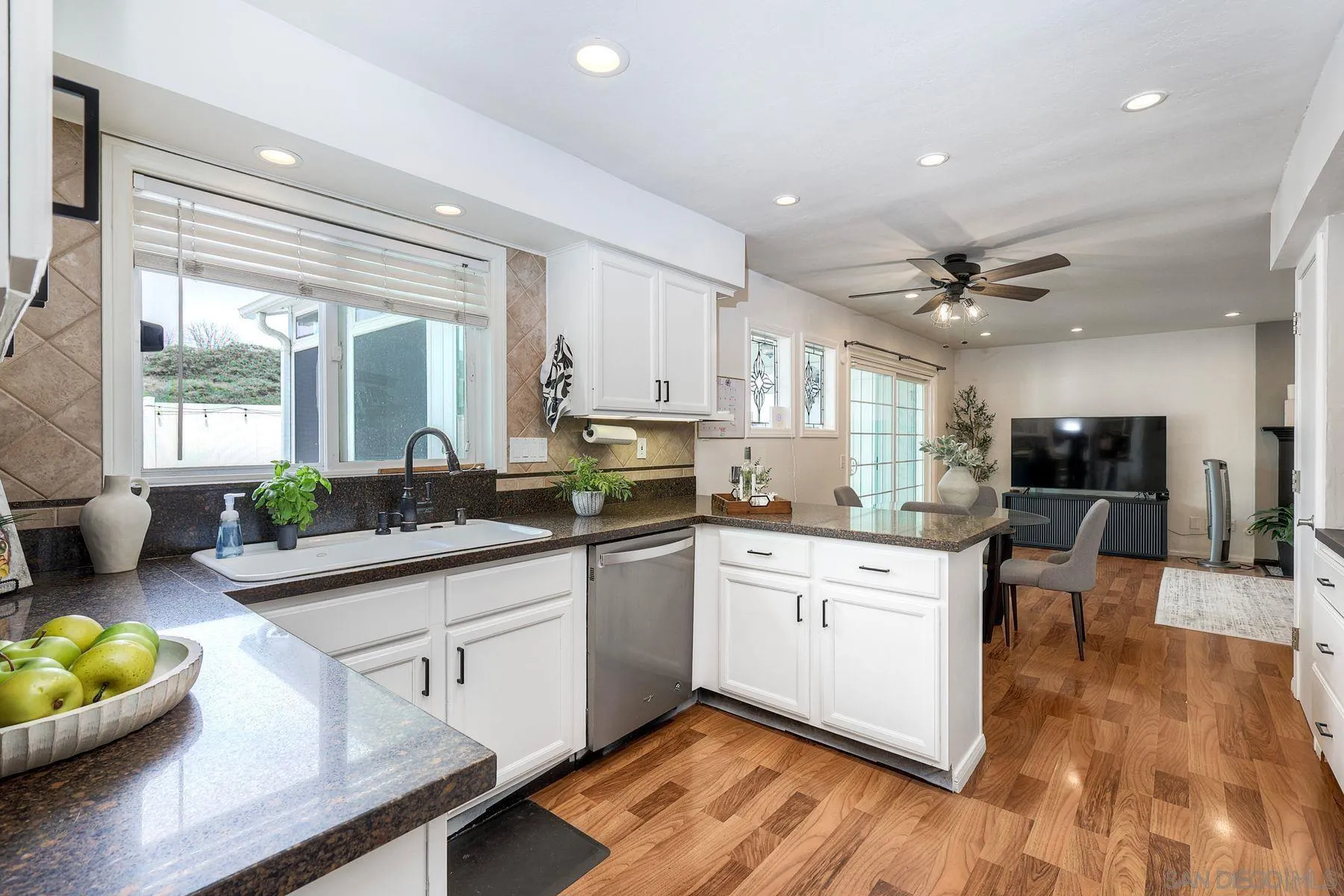 https://cdn.realtyfeed.com/cdn/127/260008568/970d5c62418685540be789599478d3c0.webp