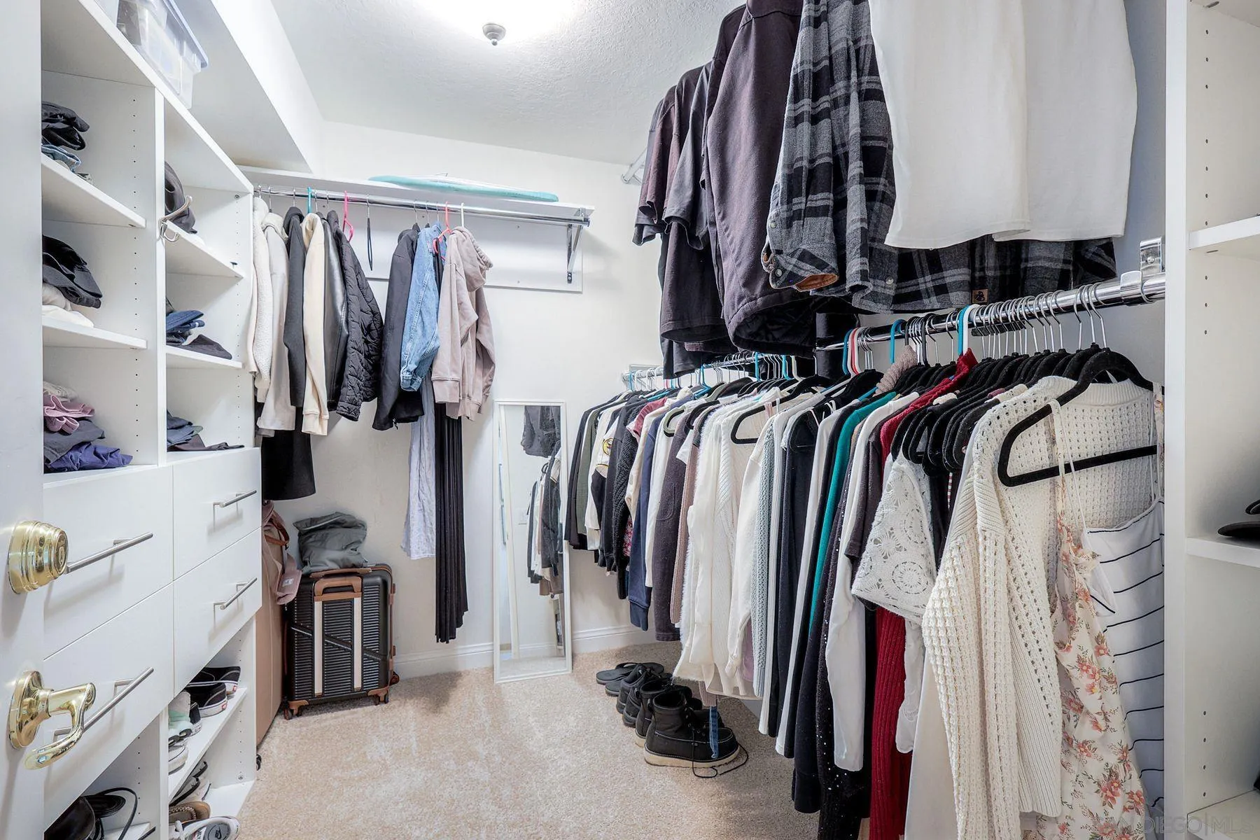 https://cdn.realtyfeed.com/cdn/127/260008568/b76e7f12d0e806c92bceb637a0b7b43b.webp