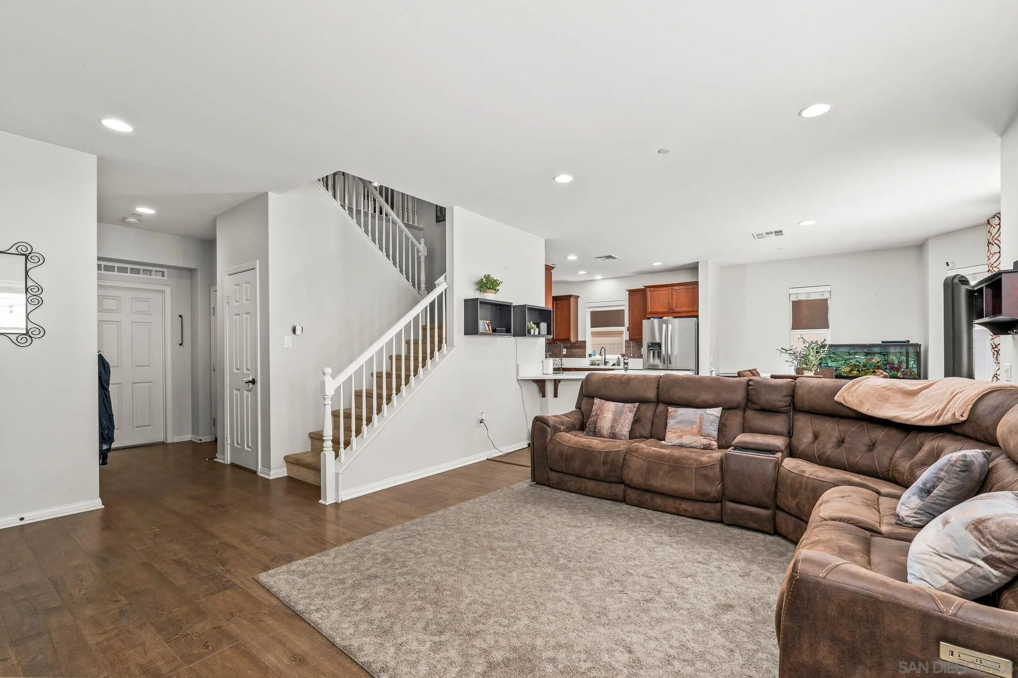 Photo #3: 260008576 Listing: Photo #3