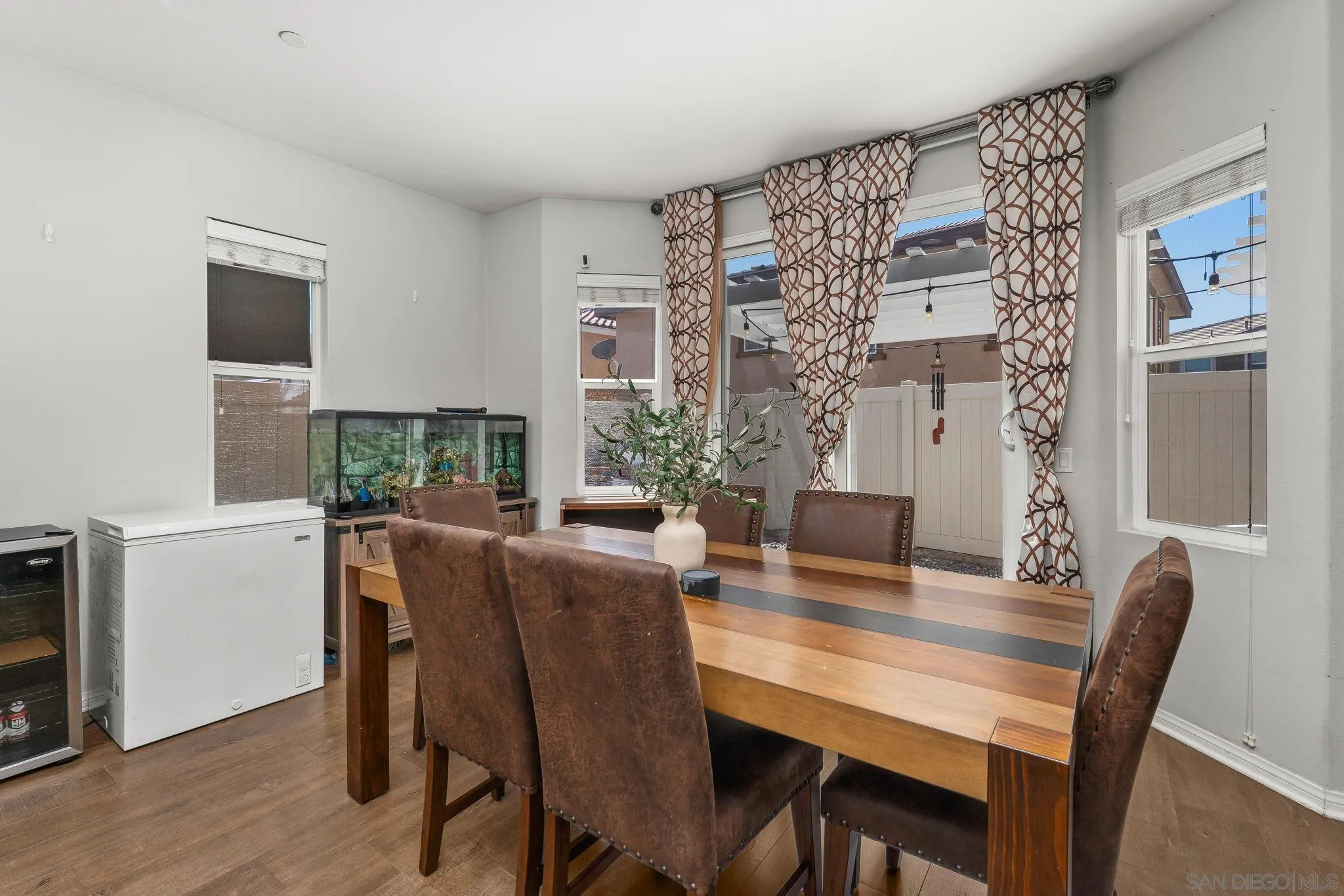 Photo #8: 260008576 Listing: Photo #8
