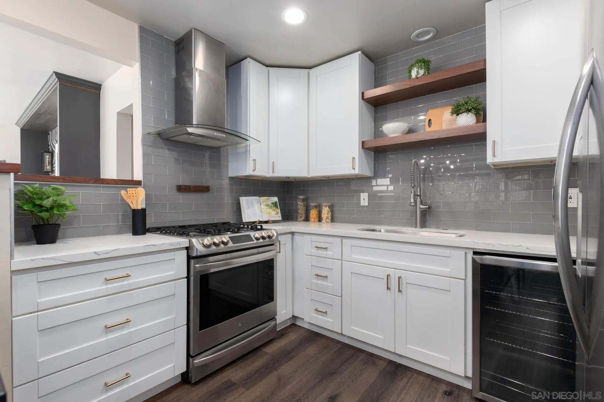 https://cdn.realtyfeed.com/cdn/127/260008578/295ee18fe73e673cb666a6c3a3c138d3.webp