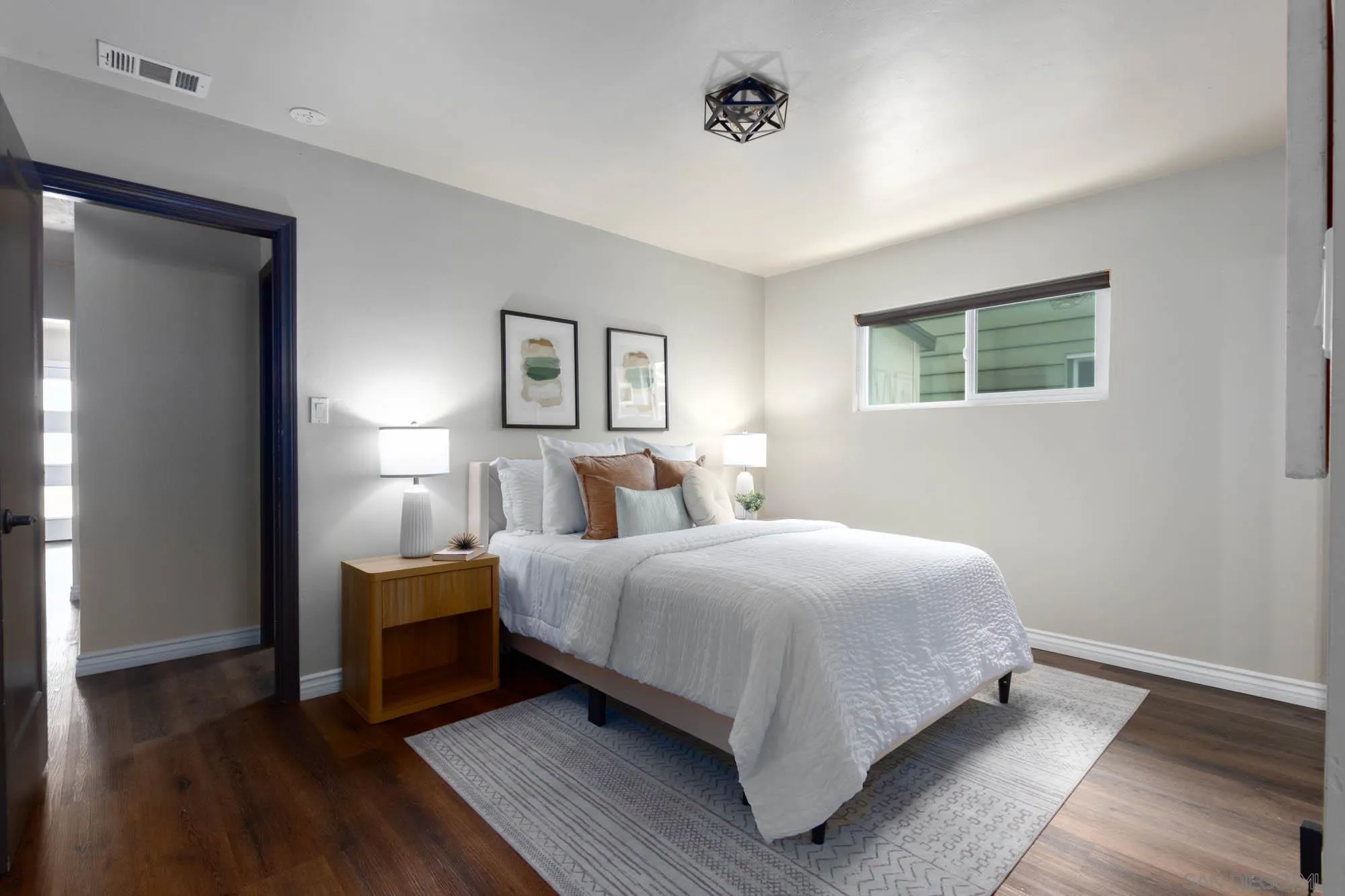 https://cdn.realtyfeed.com/cdn/127/260008578/d8f5e61314dab22a49a937b03558f4c8.webp