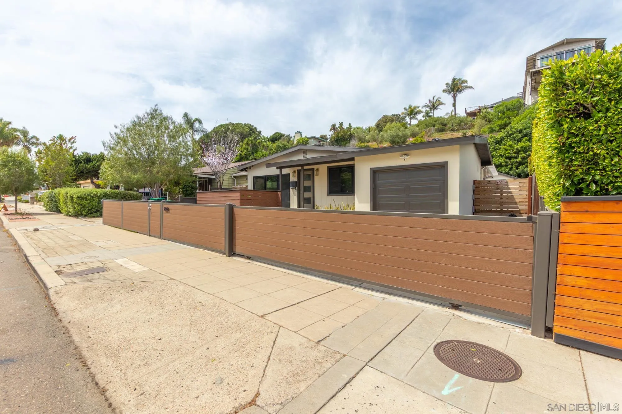 https://cdn.realtyfeed.com/cdn/127/260008578/e1d86059e49e9f4ed91e19d7e192903d.webp