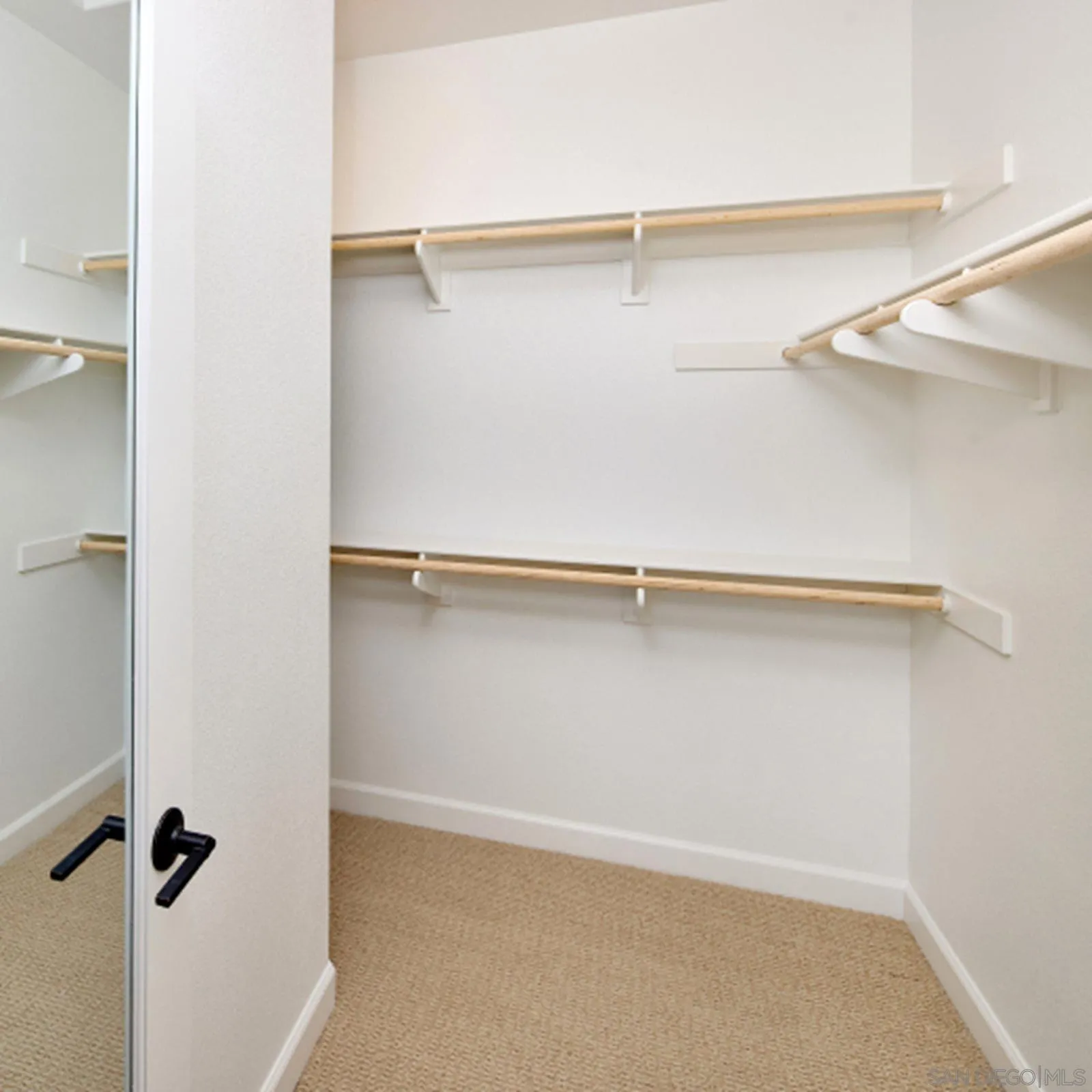 Photo #12: 260008584 Listing: Photo #12