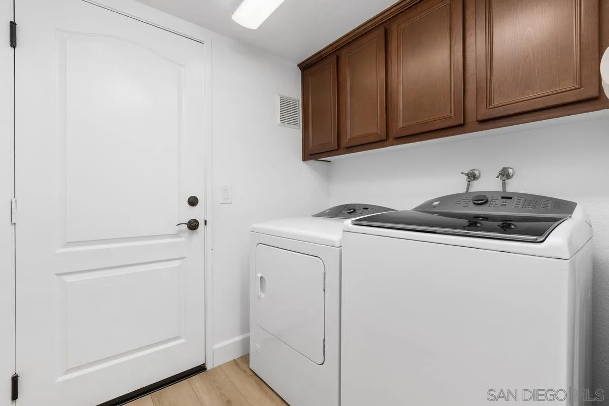 Photo #5: 260008589 Listing: Photo #5