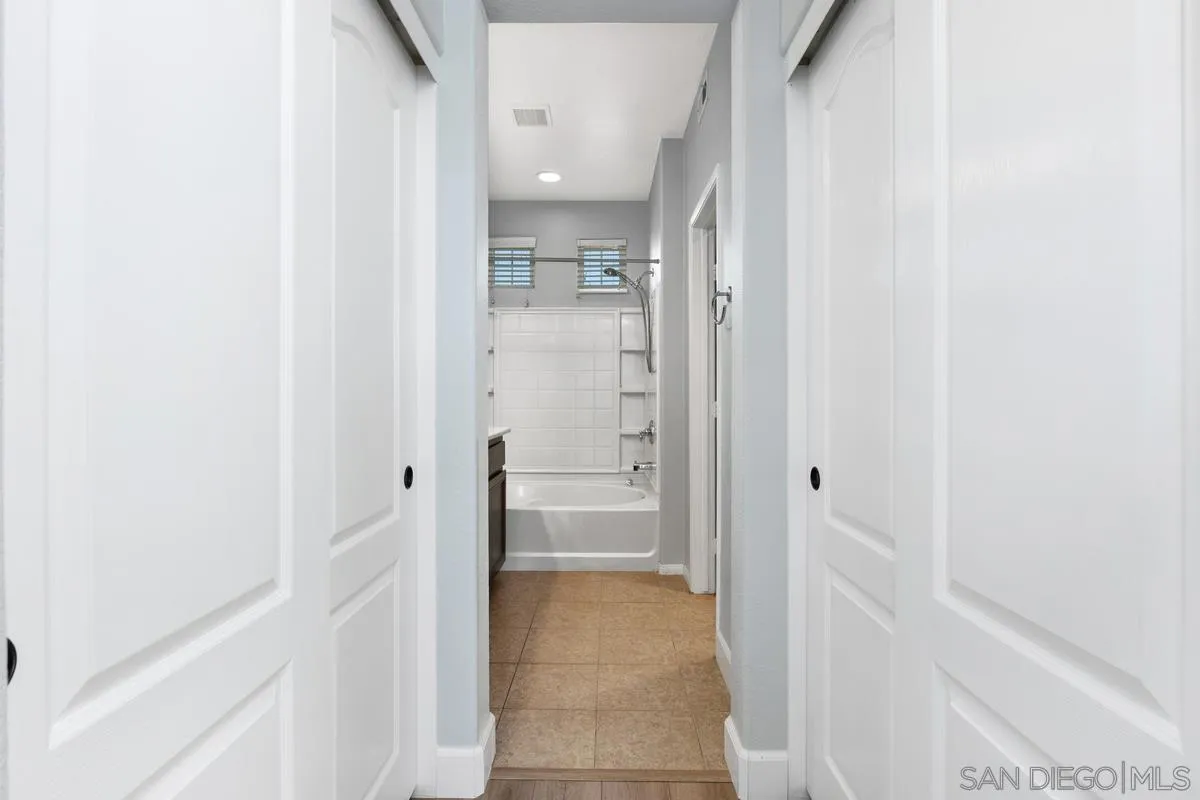 Photo #17: 260008589 Listing: Photo #17