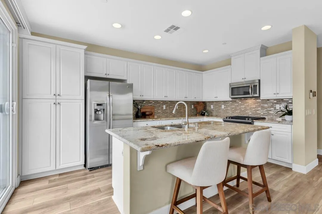 Photo #7: 260008593 Listing: Photo #7