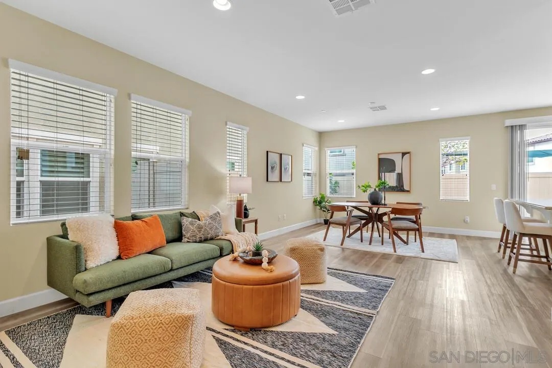 Photo #2: 260008593 Listing: Photo #2