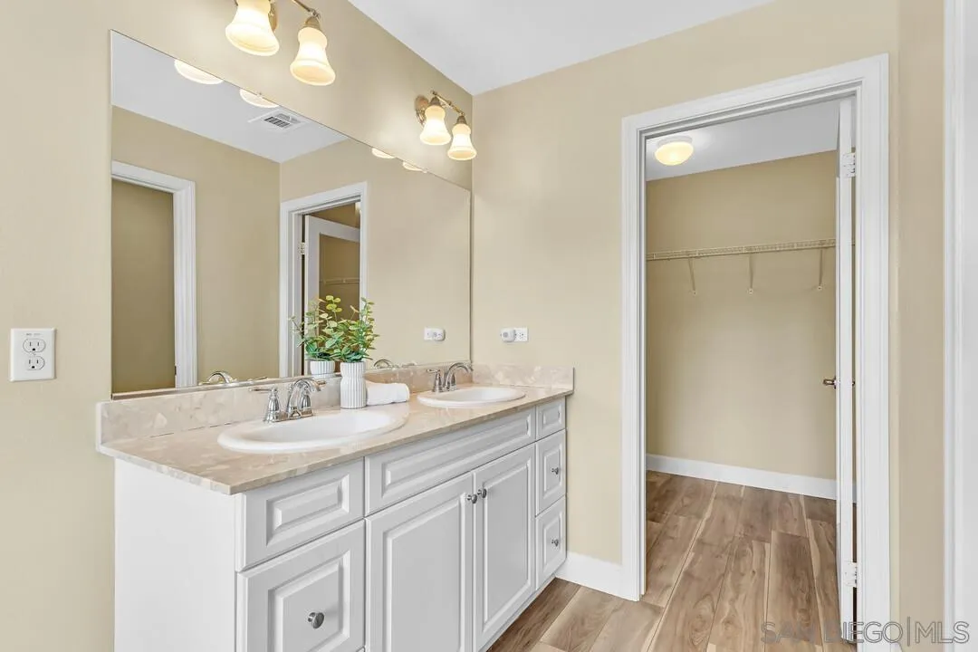 Photo #15: 260008593 Listing: Photo #15