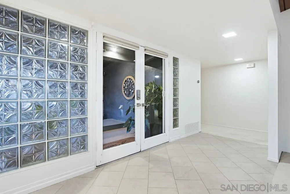Photo #12: 260008599 Listing: Photo #12
