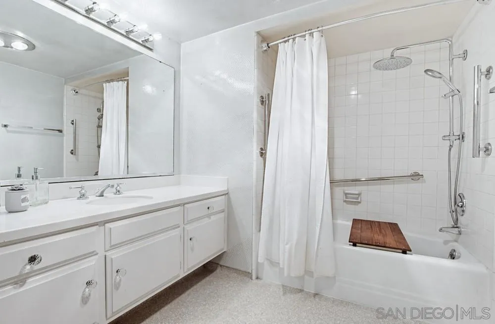 Photo #21: 260008599 Listing: Photo #21