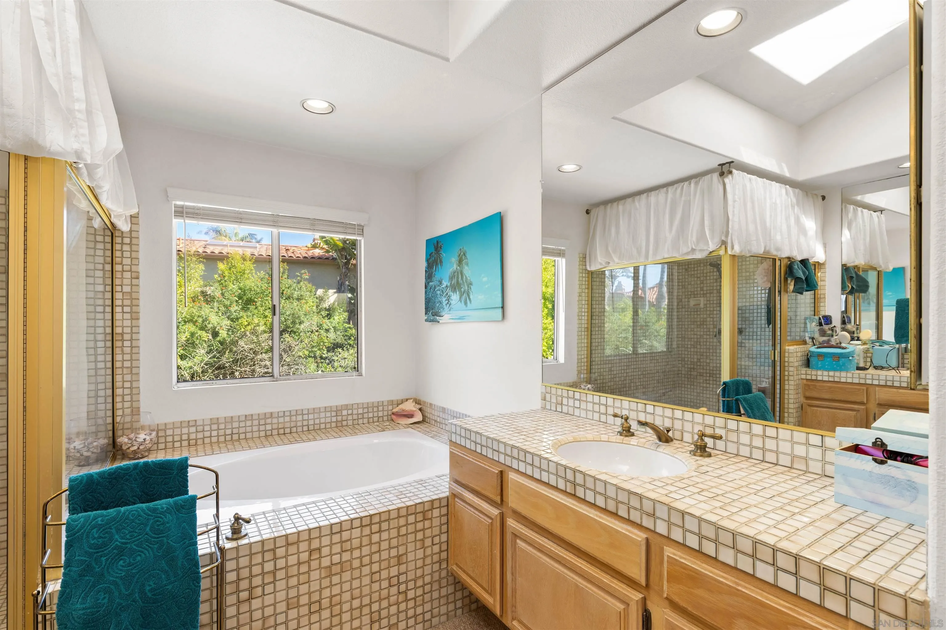https://cdn.realtyfeed.com/cdn/127/260008600/490bb404acc3574ca9757a6da78c5479.webp