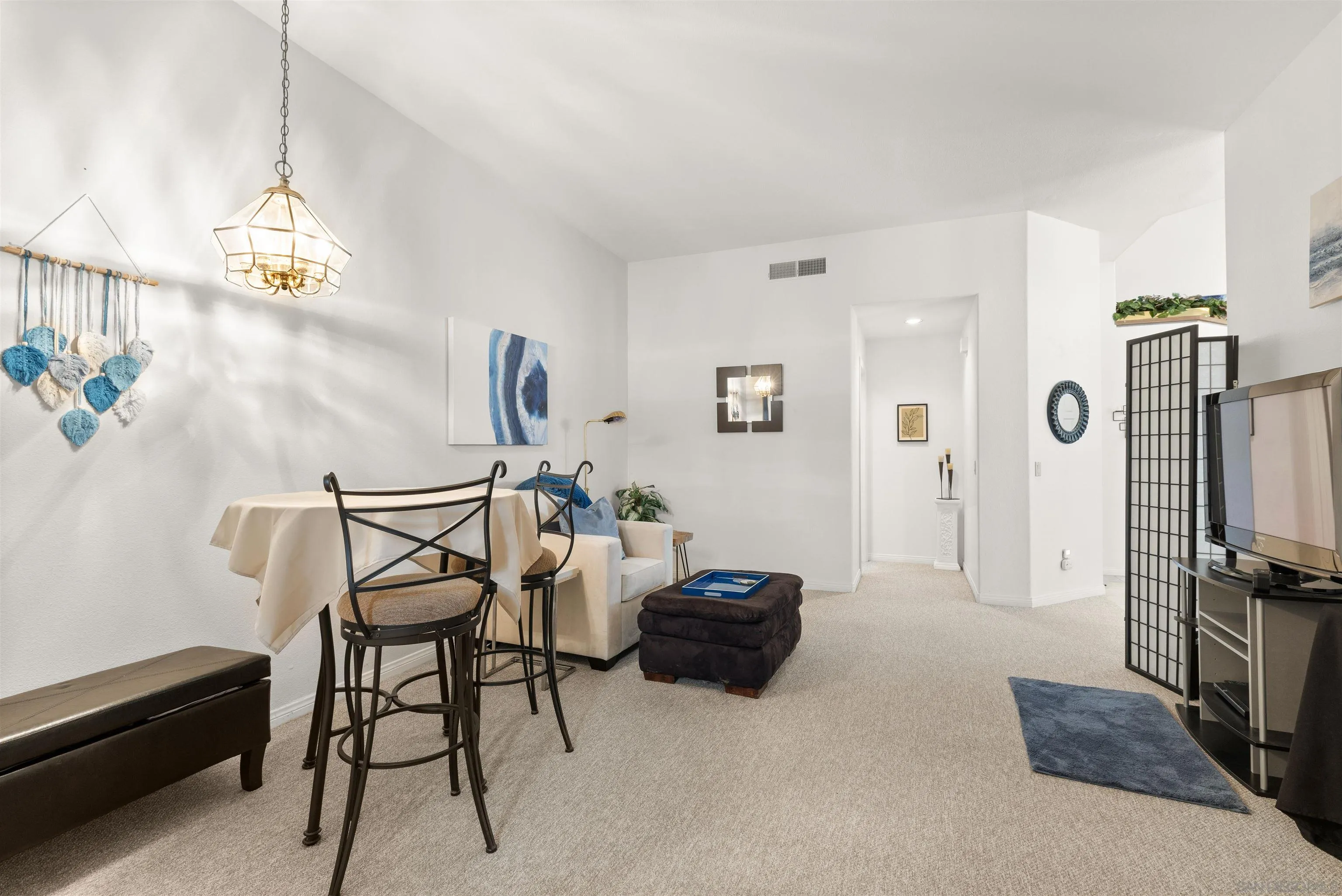 https://cdn.realtyfeed.com/cdn/127/260008600/986e0df9a0bf5a2c0650634faaebc301.webp