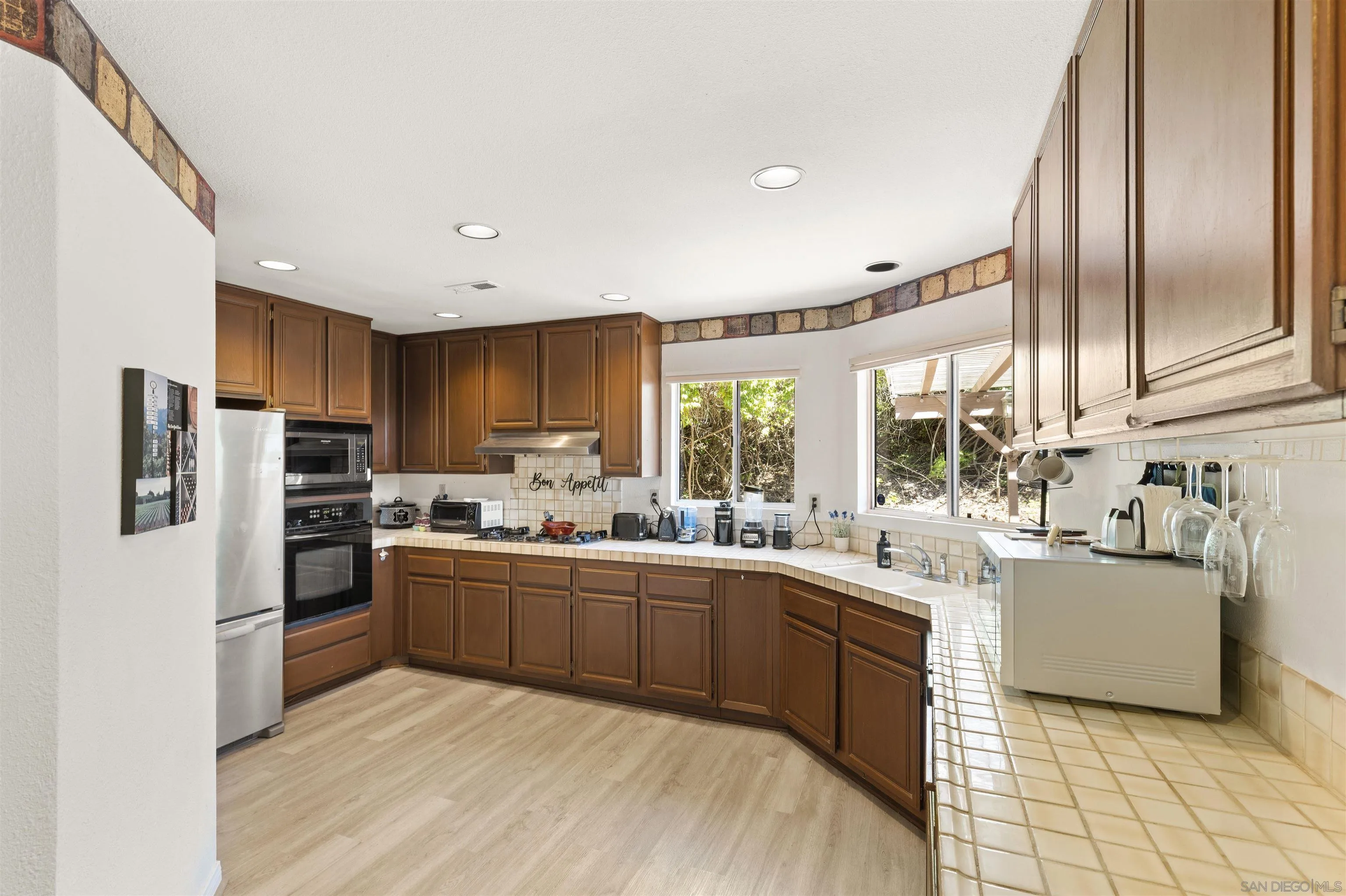 https://cdn.realtyfeed.com/cdn/127/260008600/e341f5d420b61fd5880350ed559c3387.webp