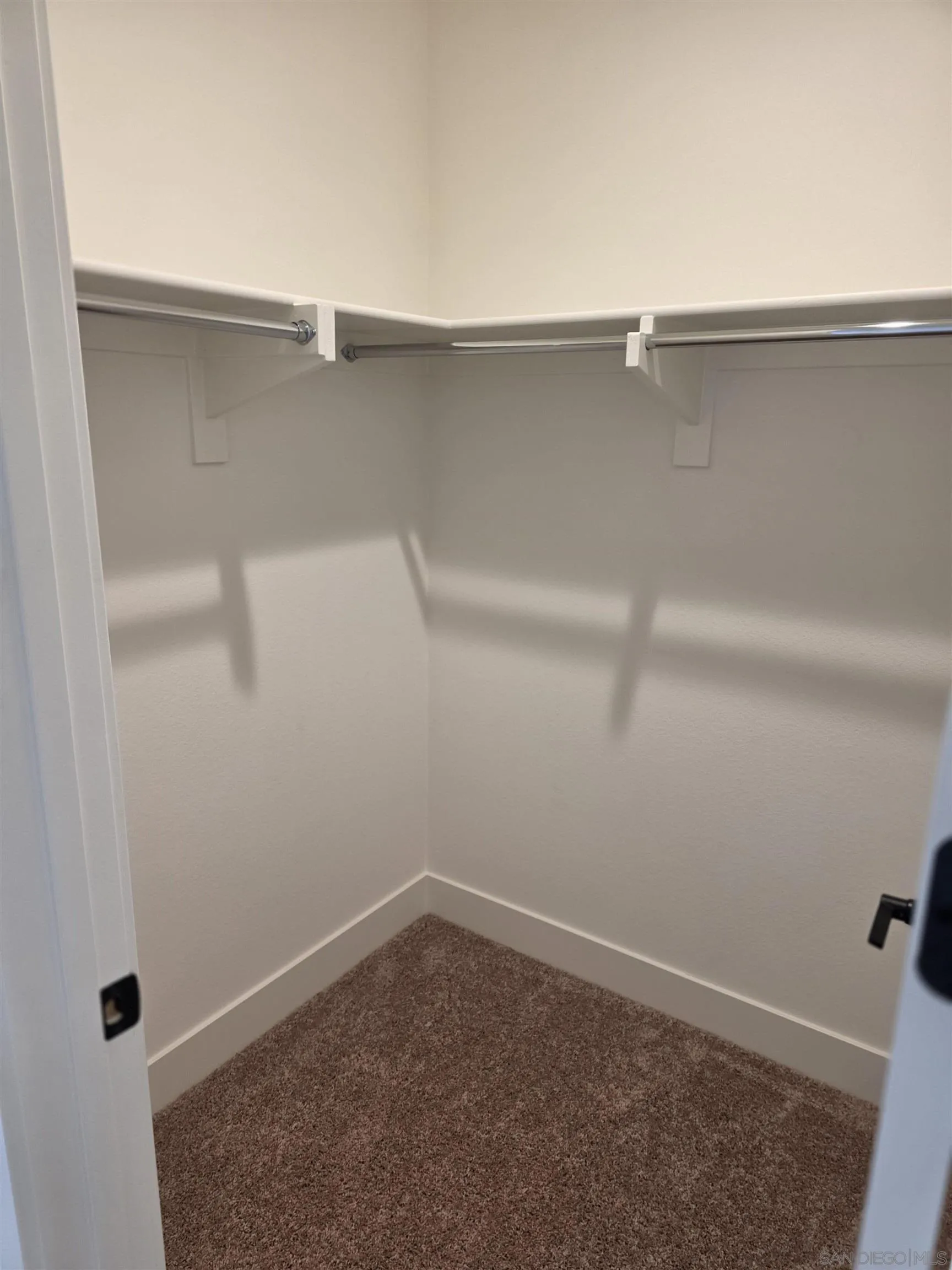 https://cdn.realtyfeed.com/cdn/127/260008609/442ad655024bc4c2713bdd0c60bc39b2.webp