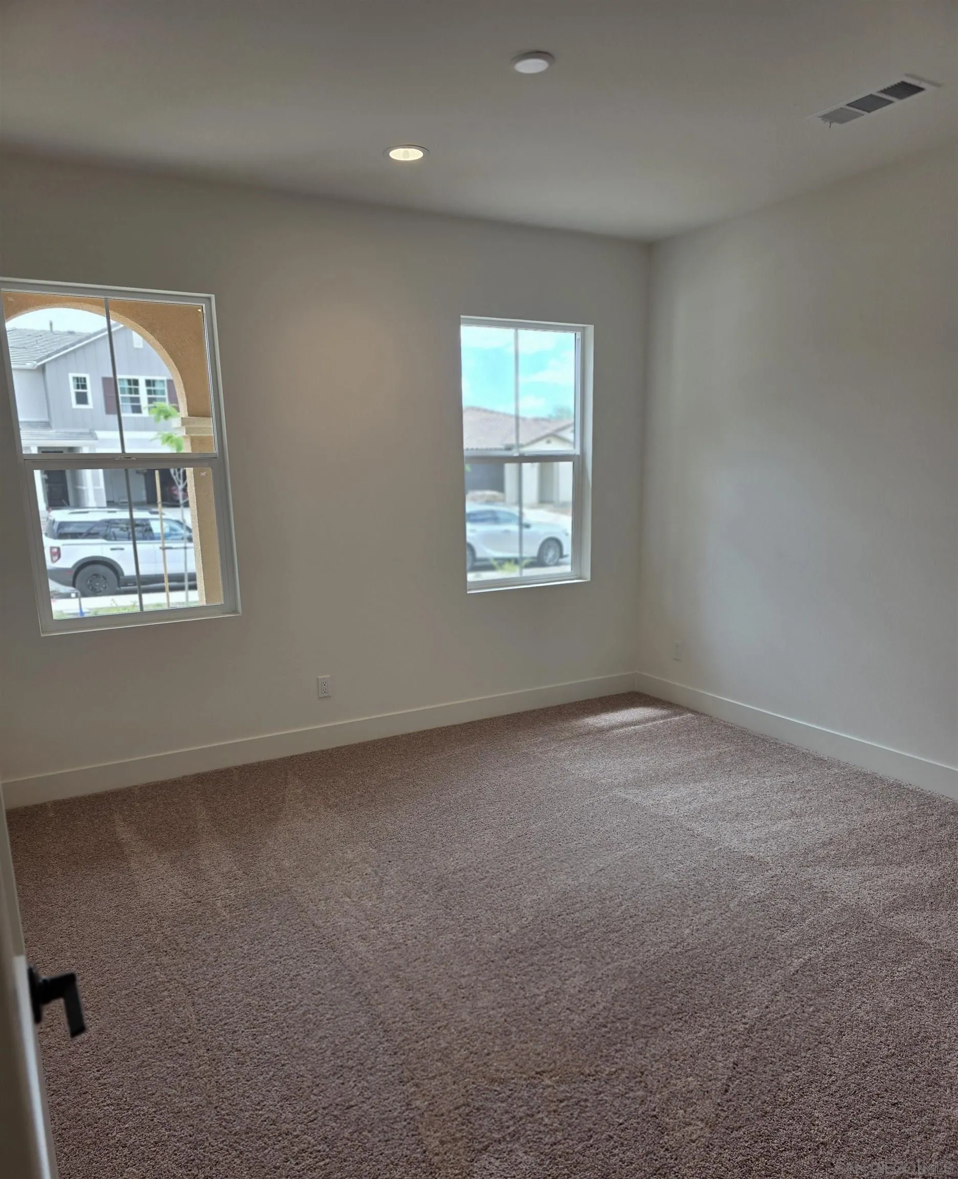https://cdn.realtyfeed.com/cdn/127/260008609/87dc59618417e1b4e5ccc36148743a62.webp