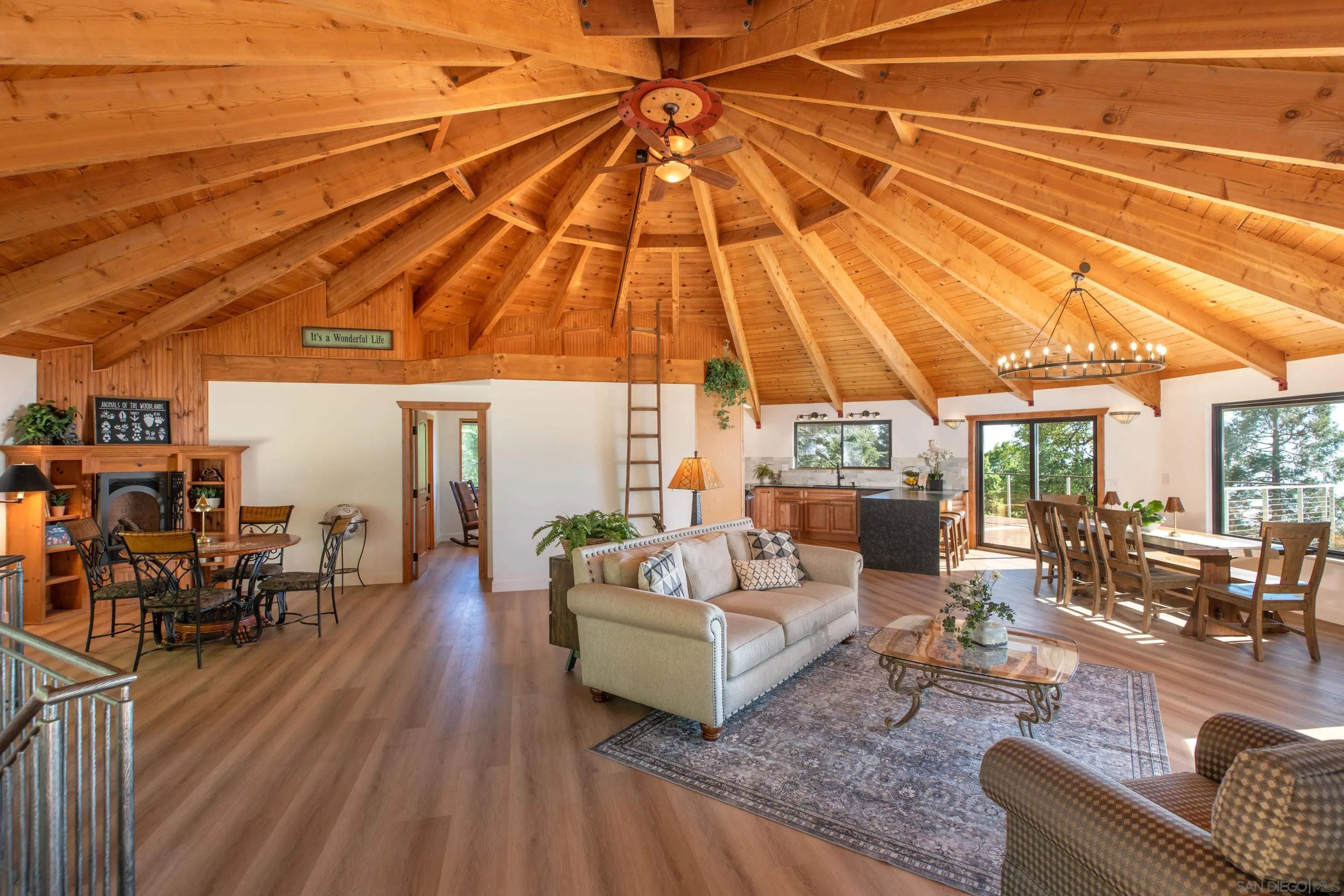 https://cdn.realtyfeed.com/cdn/127/260008626/484f1a6b4dc902d40b9445eb2e192bfc.webp