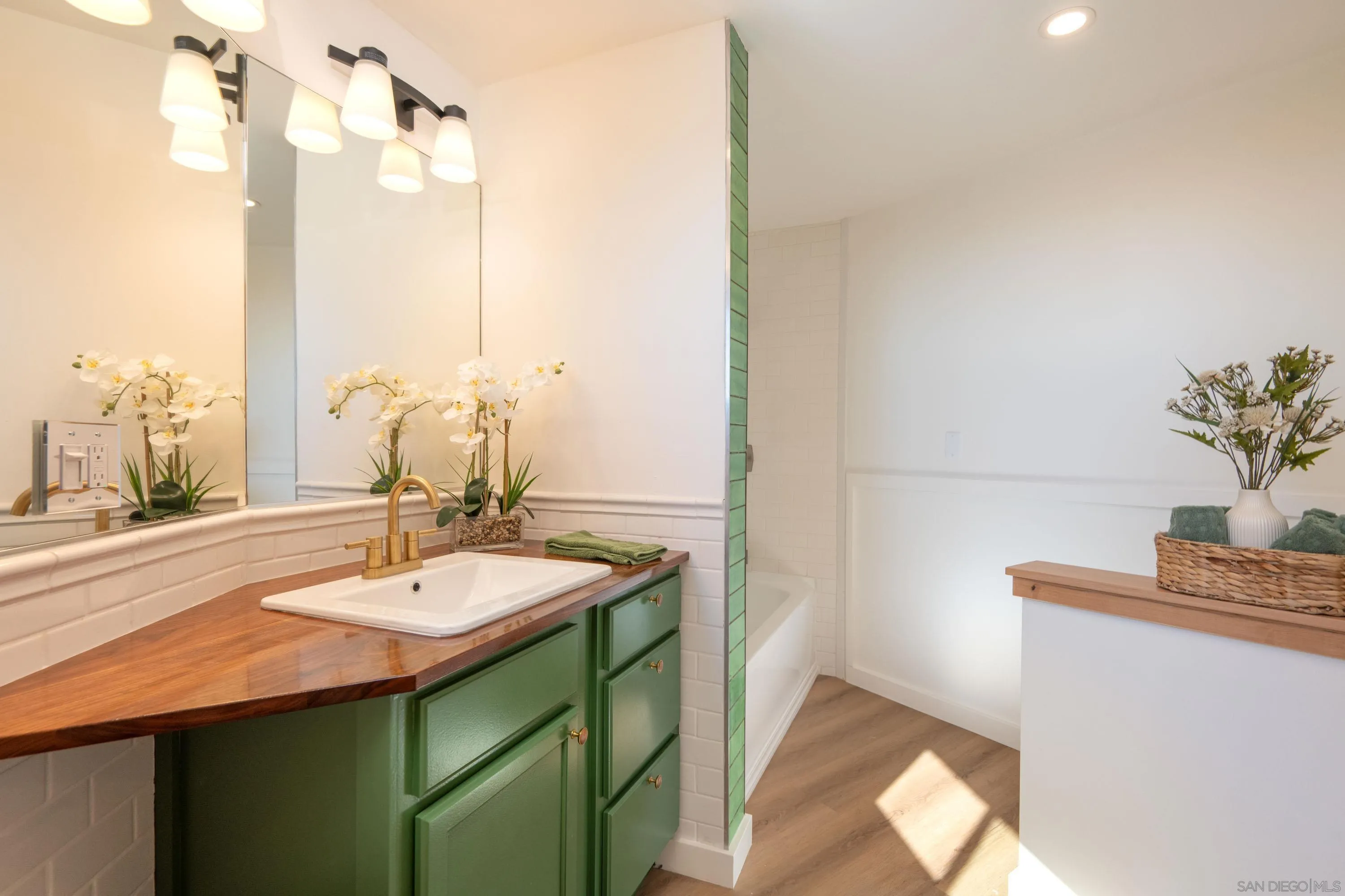 https://cdn.realtyfeed.com/cdn/127/260008626/a96da4bd4d5668157f80b485109a7f96.webp