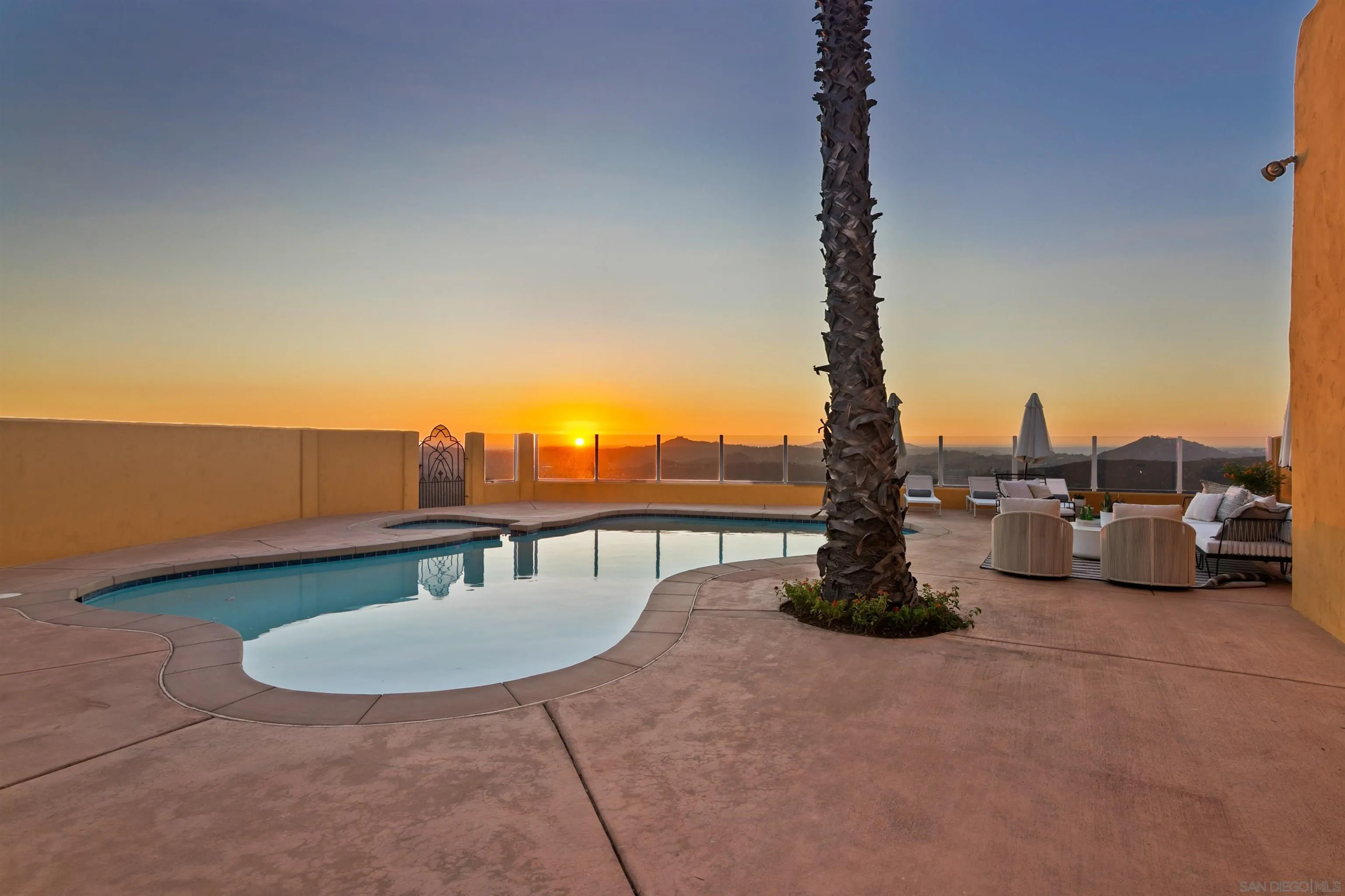 https://cdn.realtyfeed.com/cdn/127/260008635/823d22ebffba483a9efd627aa8207457.webp