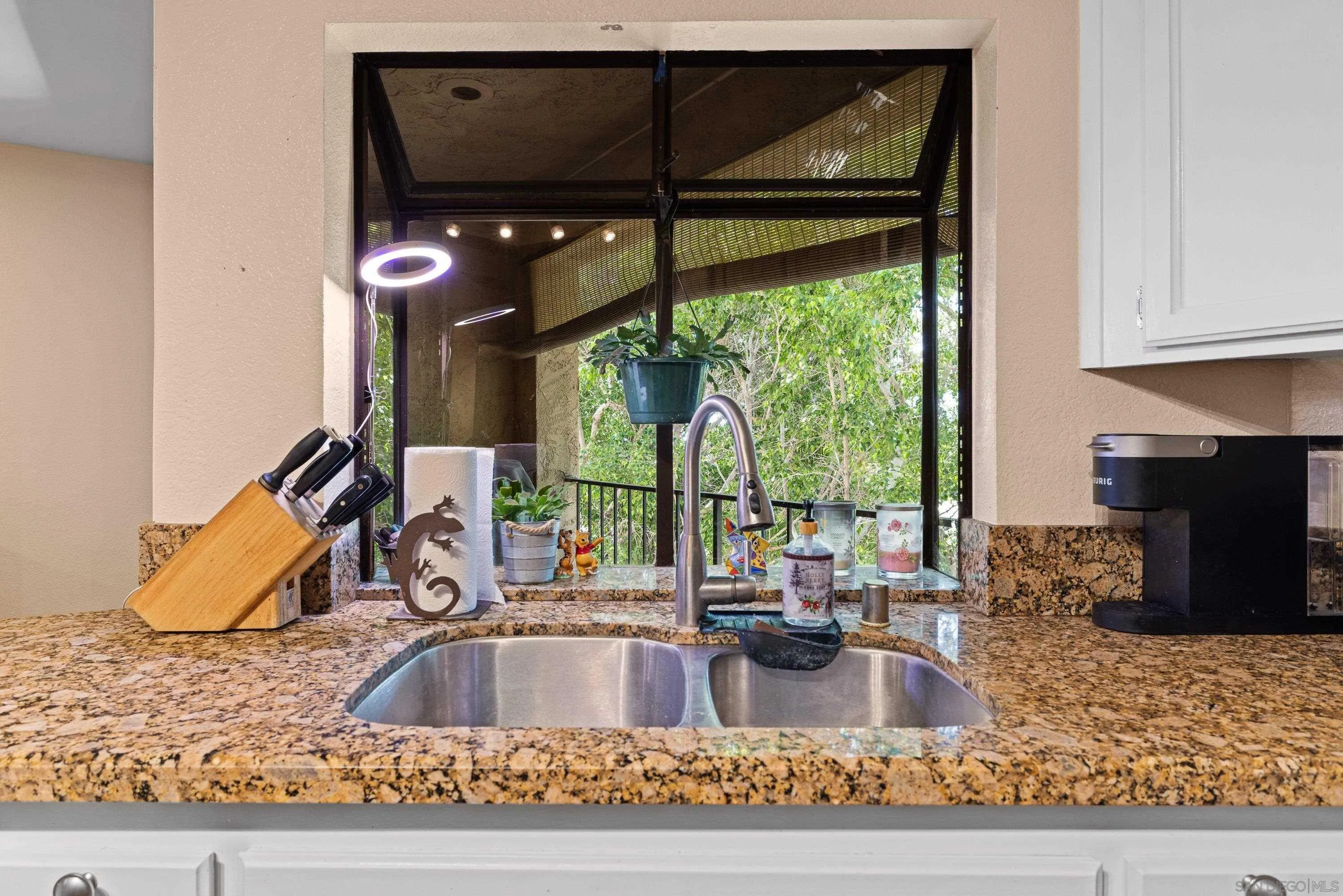 Photo #11: 260008637 Listing: Photo #11