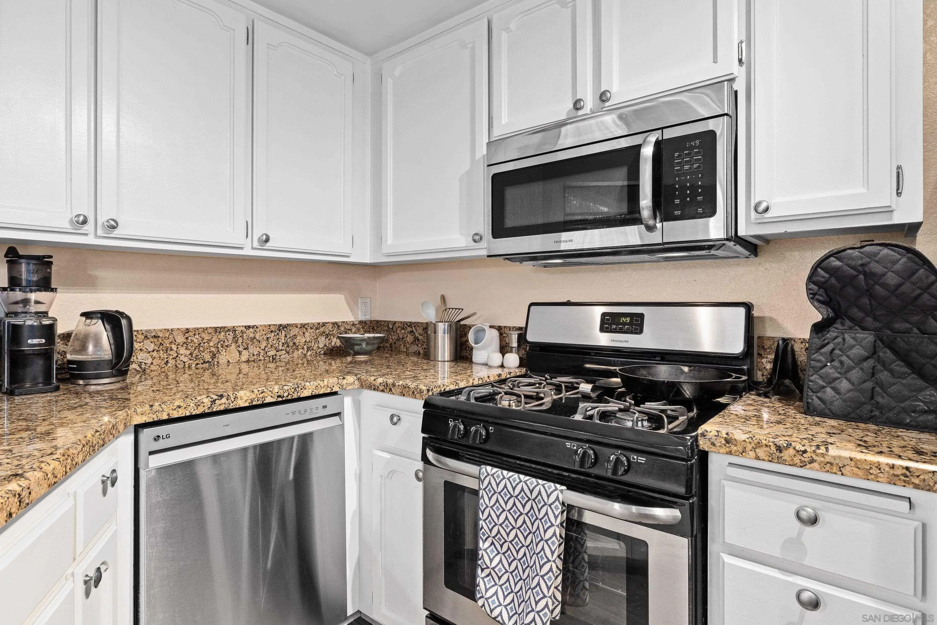 Photo #10: 260008637 Listing: Photo #10