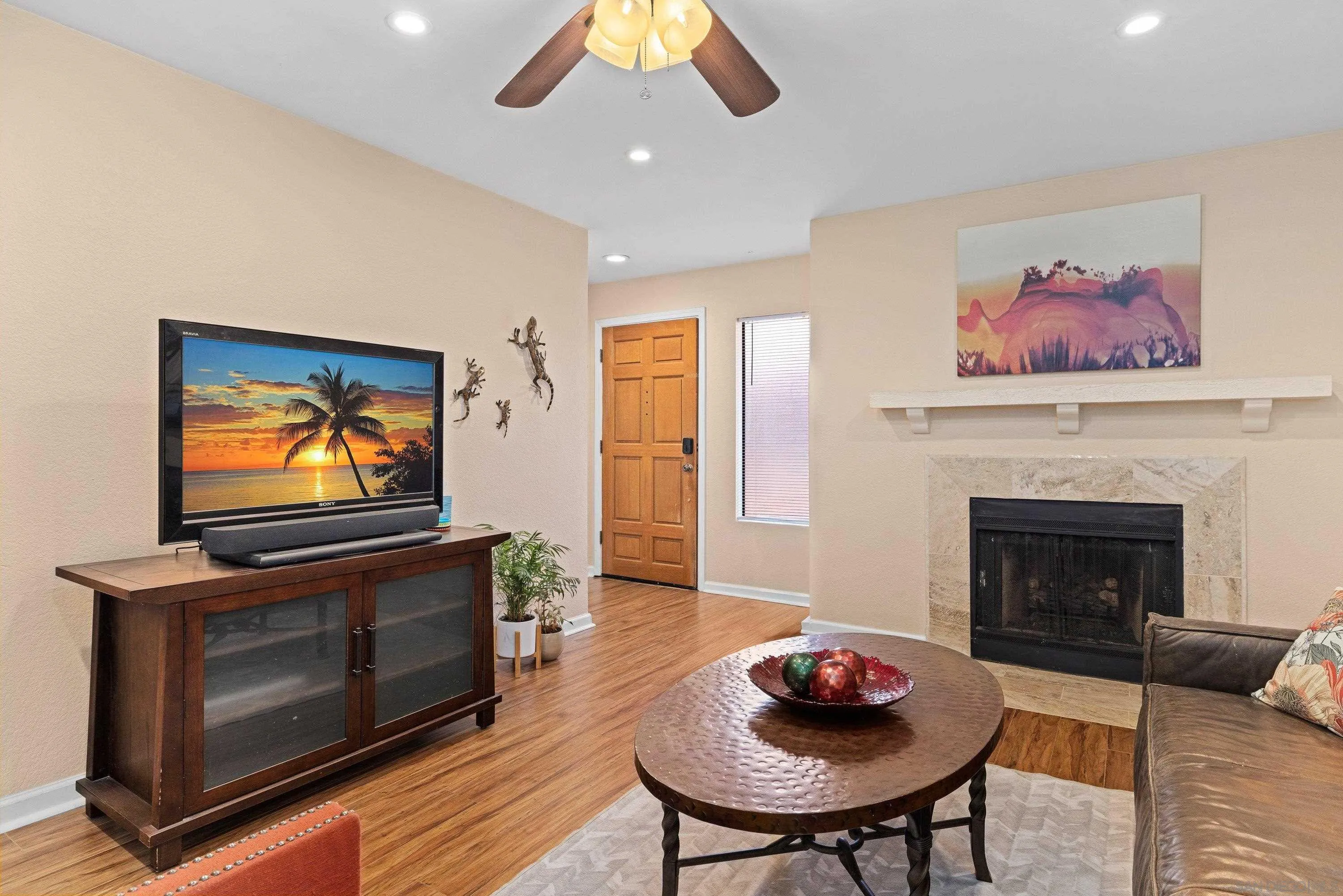Photo #2: 260008637 Listing: Photo #2