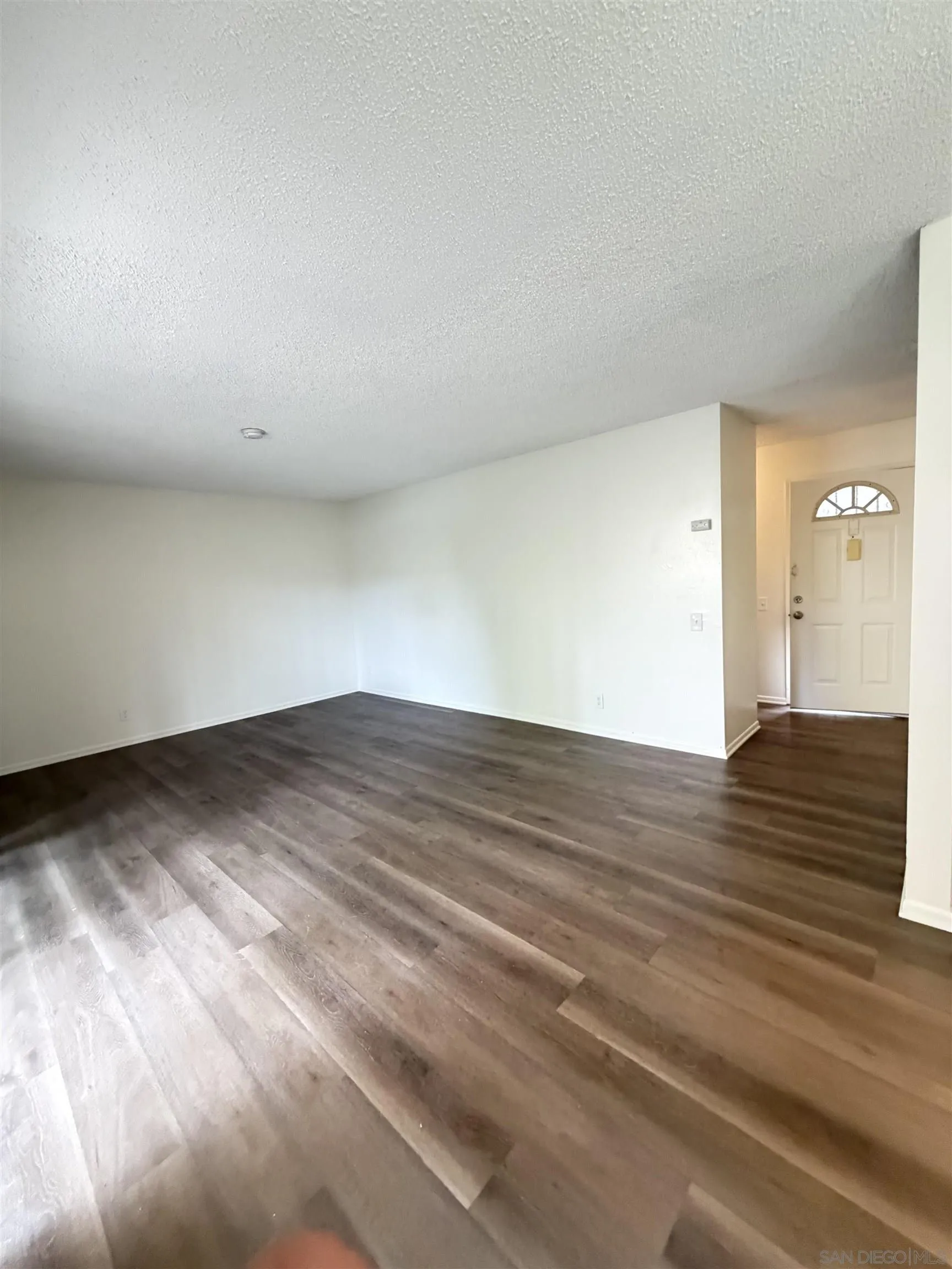 https://cdn.realtyfeed.com/cdn/127/260008642/5f0e7d2ad25c54ab945cf399bd37f46b.webp