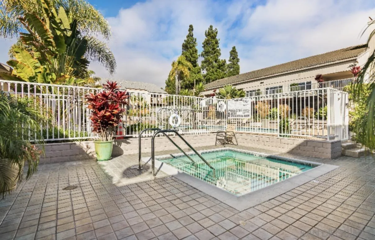 Photo #10: 260008642 Listing: Photo #10