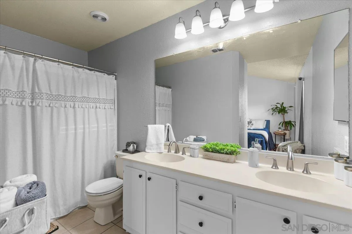 https://cdn.realtyfeed.com/cdn/127/260008646/1965e3932e2104badef9e3fbb813e591.webp