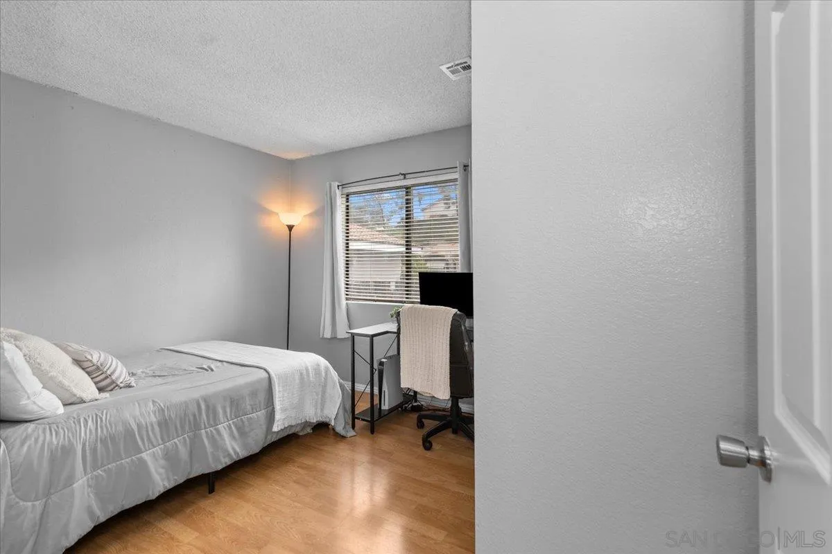 https://cdn.realtyfeed.com/cdn/127/260008646/1fc1135f6723a596a89e51de15702782.webp