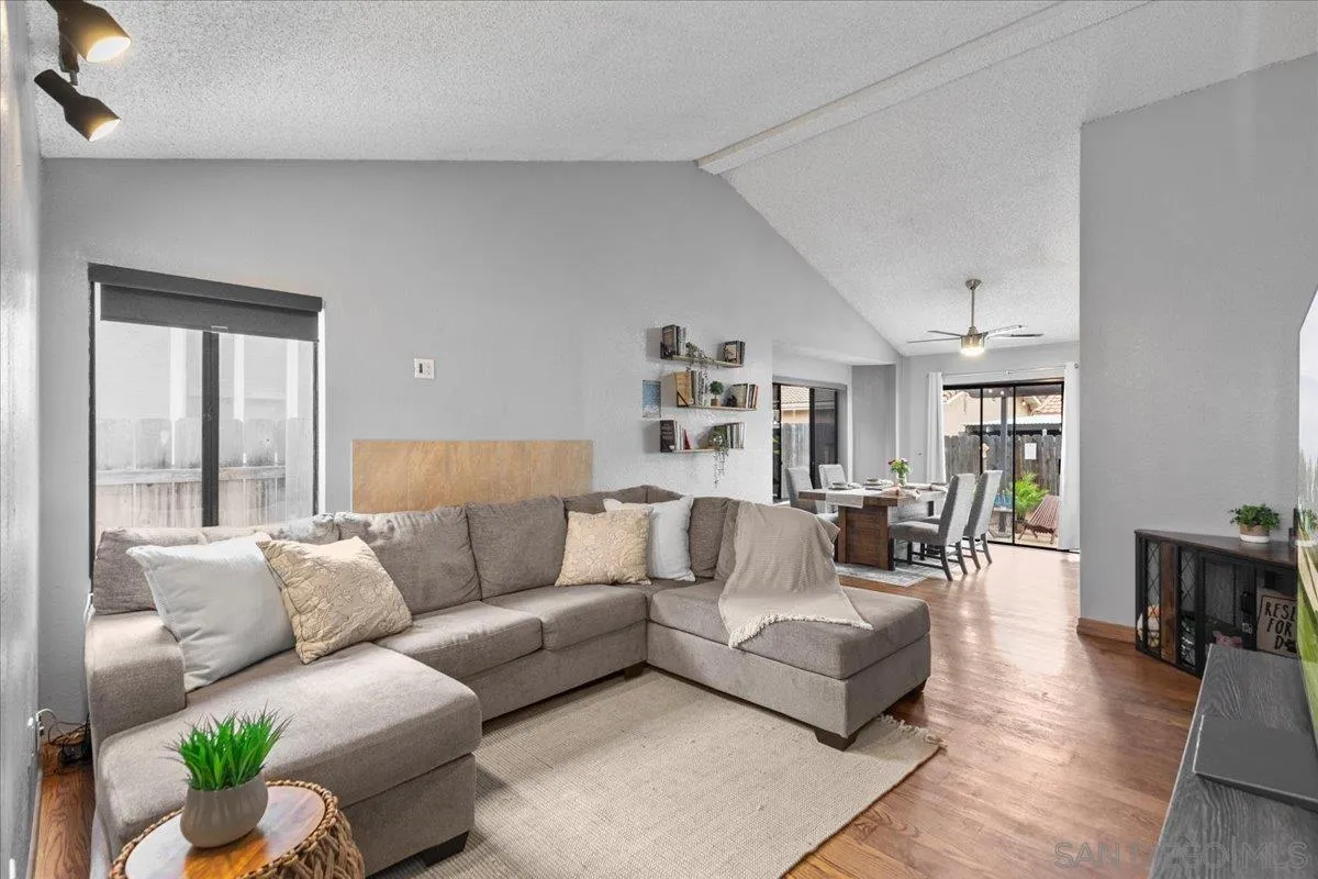 https://cdn.realtyfeed.com/cdn/127/260008646/f8ada4f3d9942651cb1b70838e026718.webp