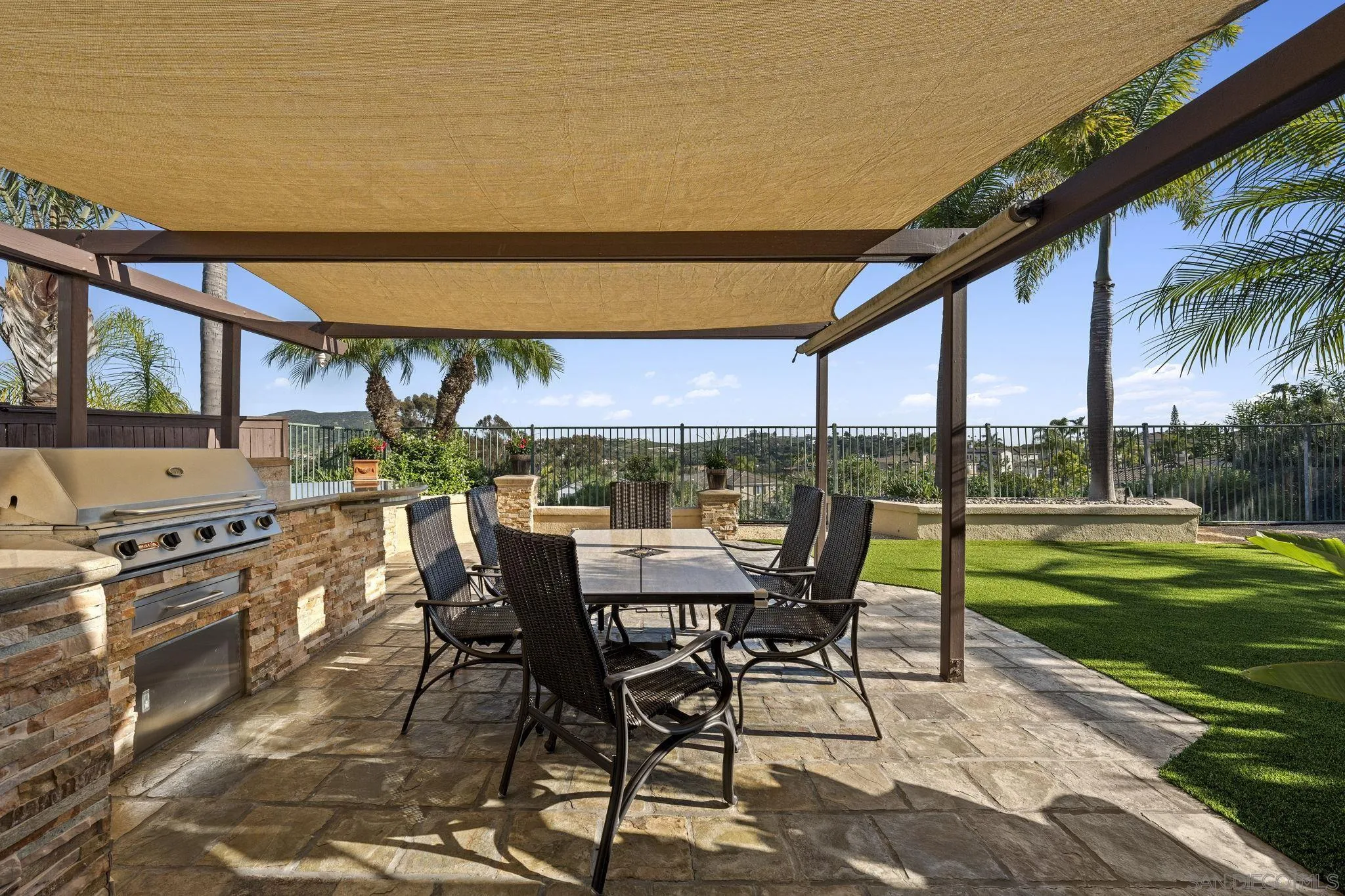 https://cdn.realtyfeed.com/cdn/127/260008652/0e1eda34952af0b15b9245bef5086c53.webp