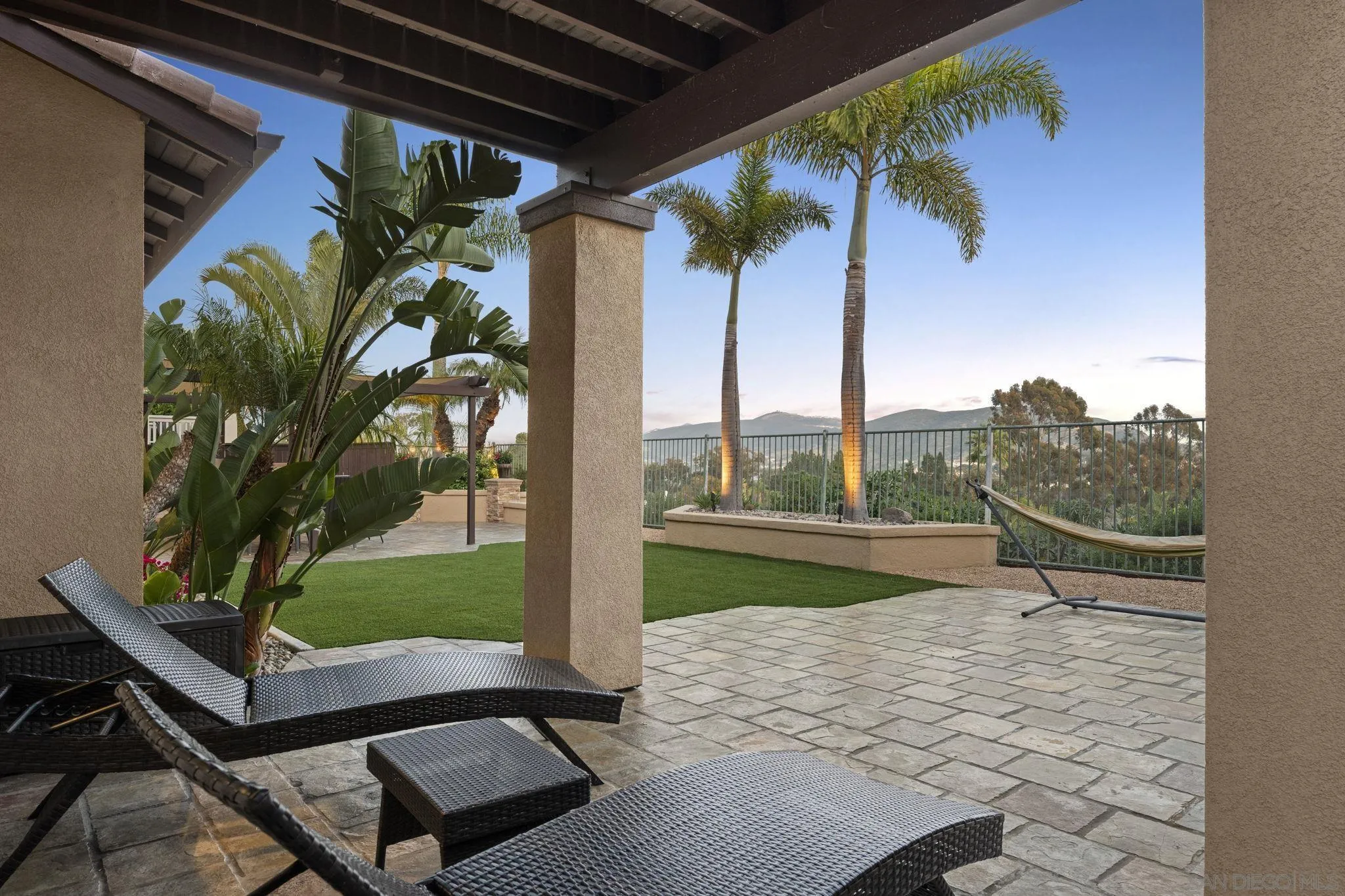 https://cdn.realtyfeed.com/cdn/127/260008652/12741102f9a63c874f7b56177d673405.webp