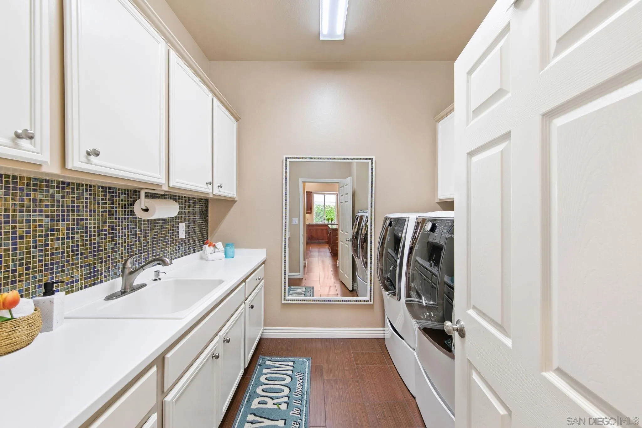 https://cdn.realtyfeed.com/cdn/127/260008653/0b88e553dd2344bcf51248ce9079c7f1.webp
