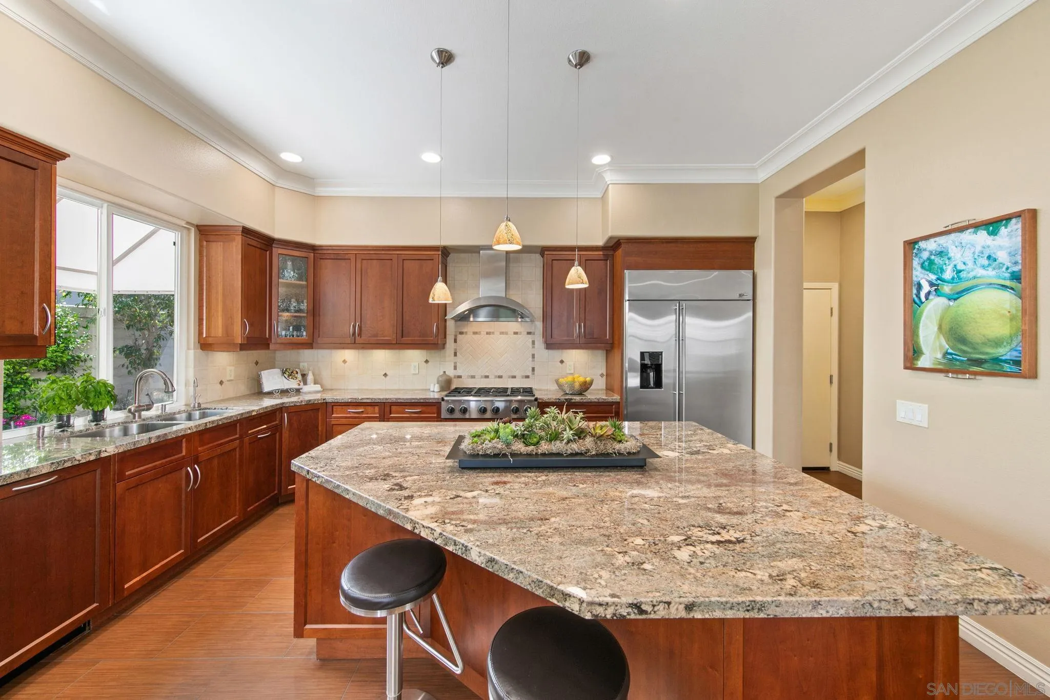https://cdn.realtyfeed.com/cdn/127/260008653/3d8c4568f676f9d24217500286fd5449.webp