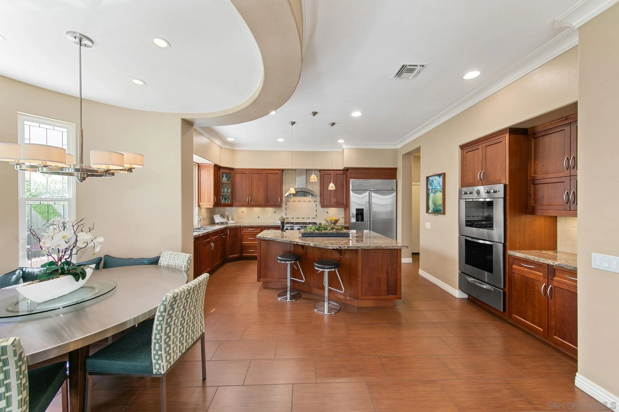 https://cdn.realtyfeed.com/cdn/127/260008653/f2f71394f25efcb3b2611b1557a05df3.webp